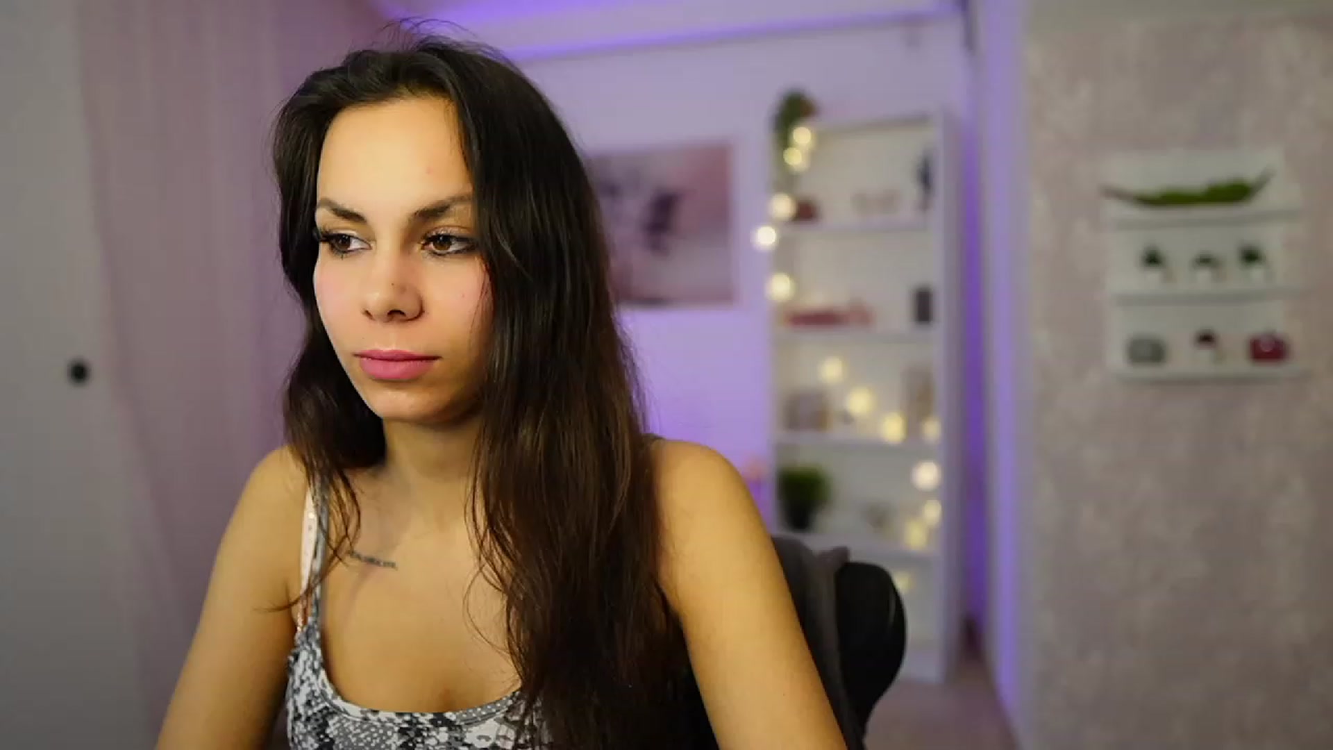 Gallery image thumbnail from Kyra_Angel's myfreecams stream on, 02/26/2024, 22:27 image 18 of 20