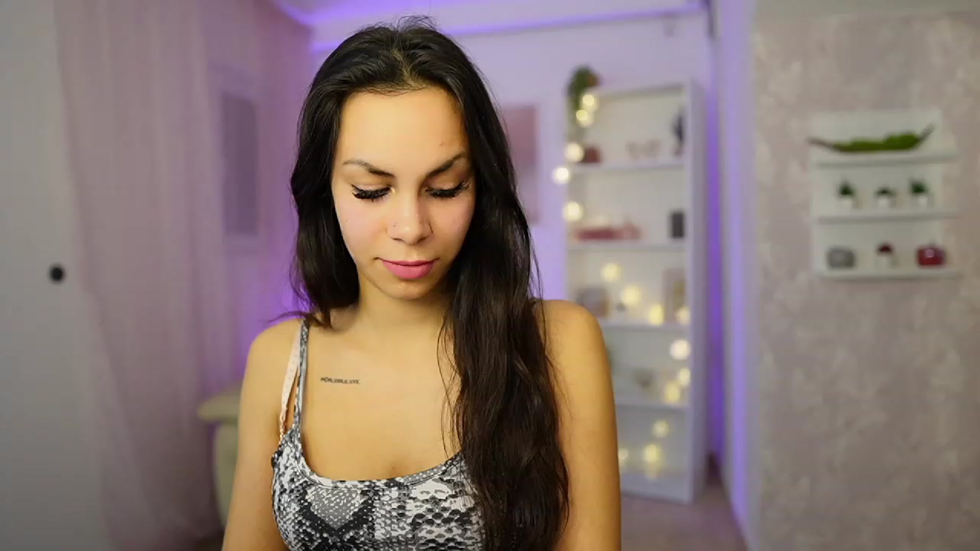 Gallery image thumbnail from Kyra_Angel's myfreecams stream on, 02/26/2024, 22:27 image 8 of 20