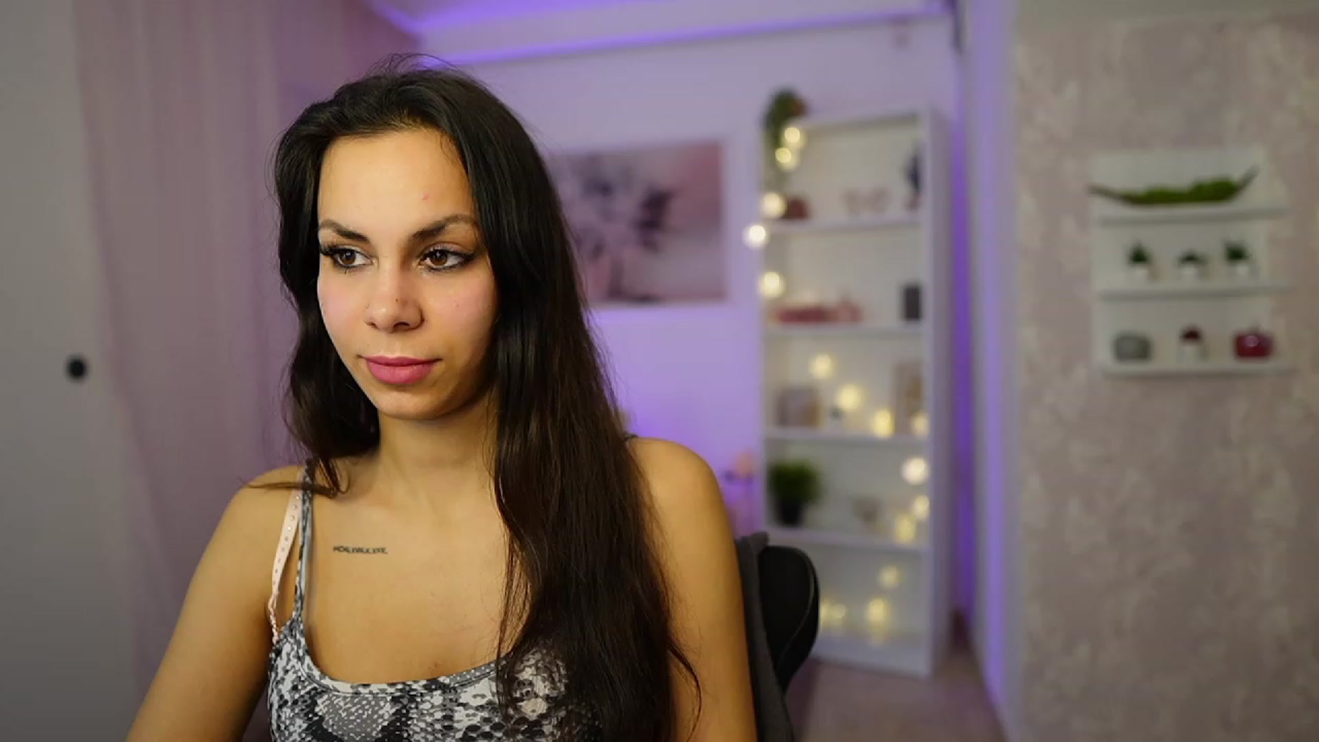 Gallery image thumbnail from Kyra_Angel's myfreecams stream on, 02/26/2024, 22:27 image 10 of 20