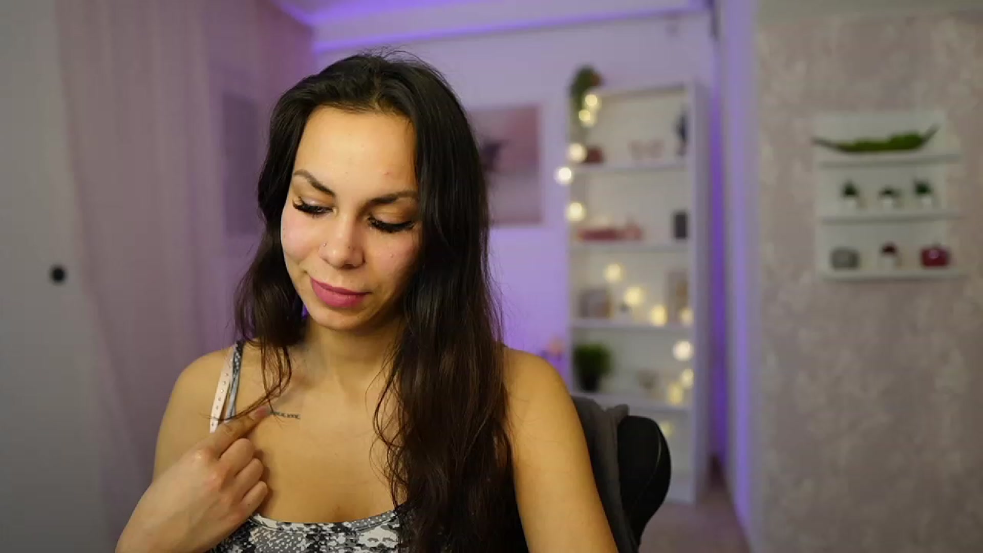 Gallery image thumbnail from Kyra_Angel's myfreecams stream on, 02/26/2024, 22:27 image 16 of 20