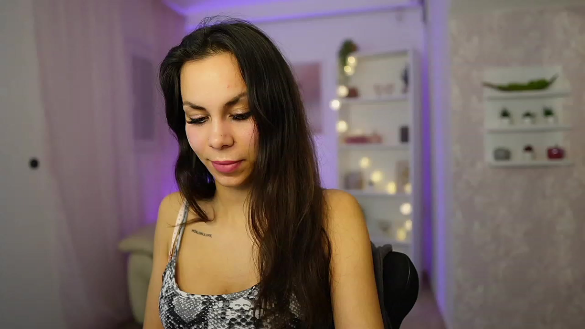 Gallery image thumbnail from Kyra_Angel's myfreecams stream on, 02/26/2024, 22:27 image 12 of 20