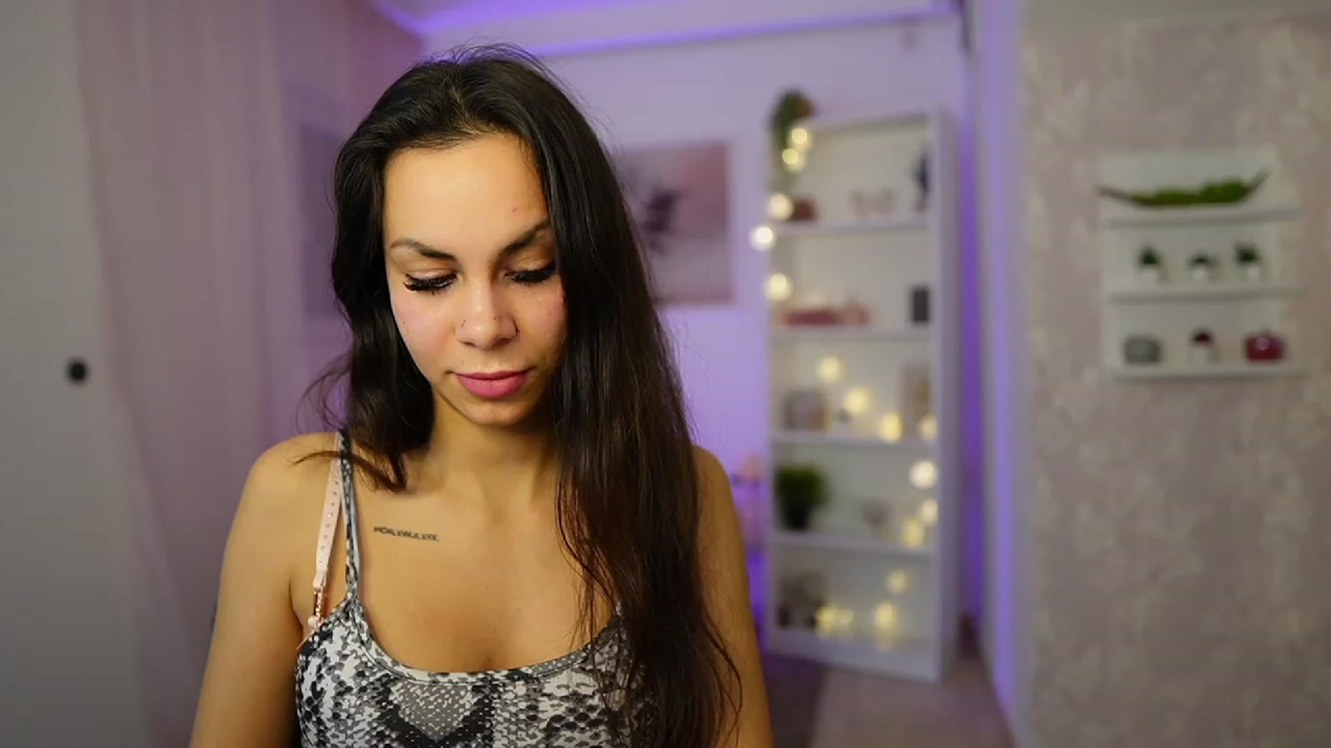 Gallery image thumbnail from Kyra_Angel's myfreecams stream on, 02/26/2024, 22:27 image 9 of 20