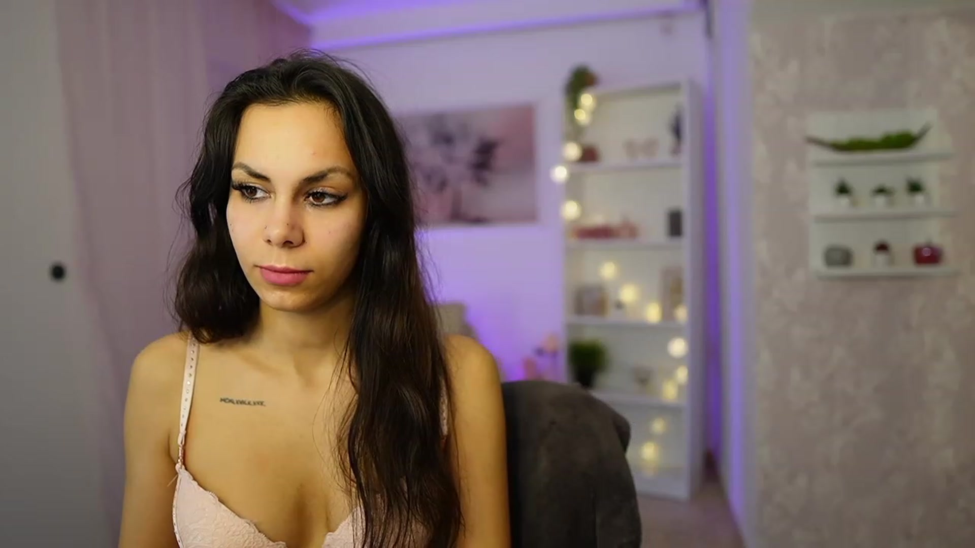 Gallery image thumbnail from Kyra_Angel's myfreecams stream on, 02/27/2024, 24:01 image 14 of 20