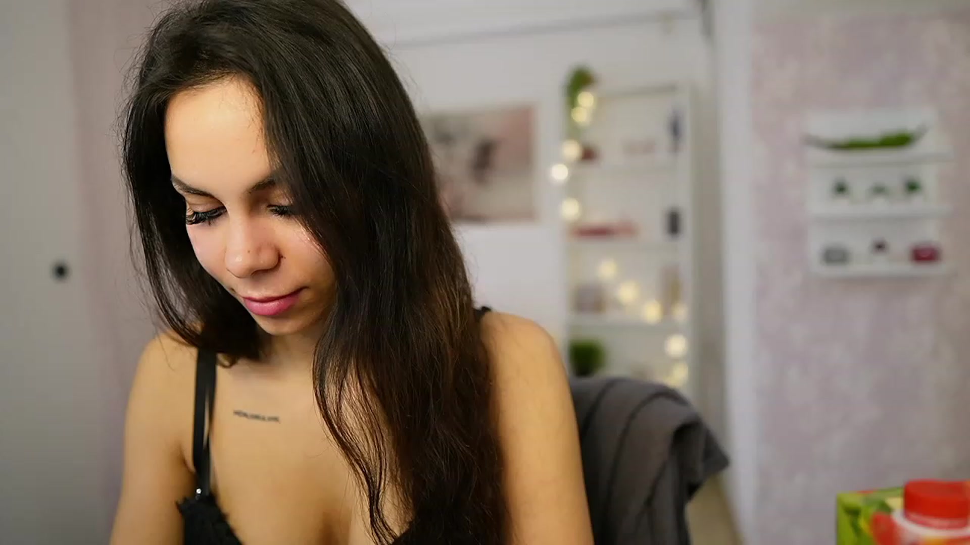 Gallery image thumbnail from Kyra_Angel's myfreecams stream on, 02/28/2024, 23:51 image 9 of 20