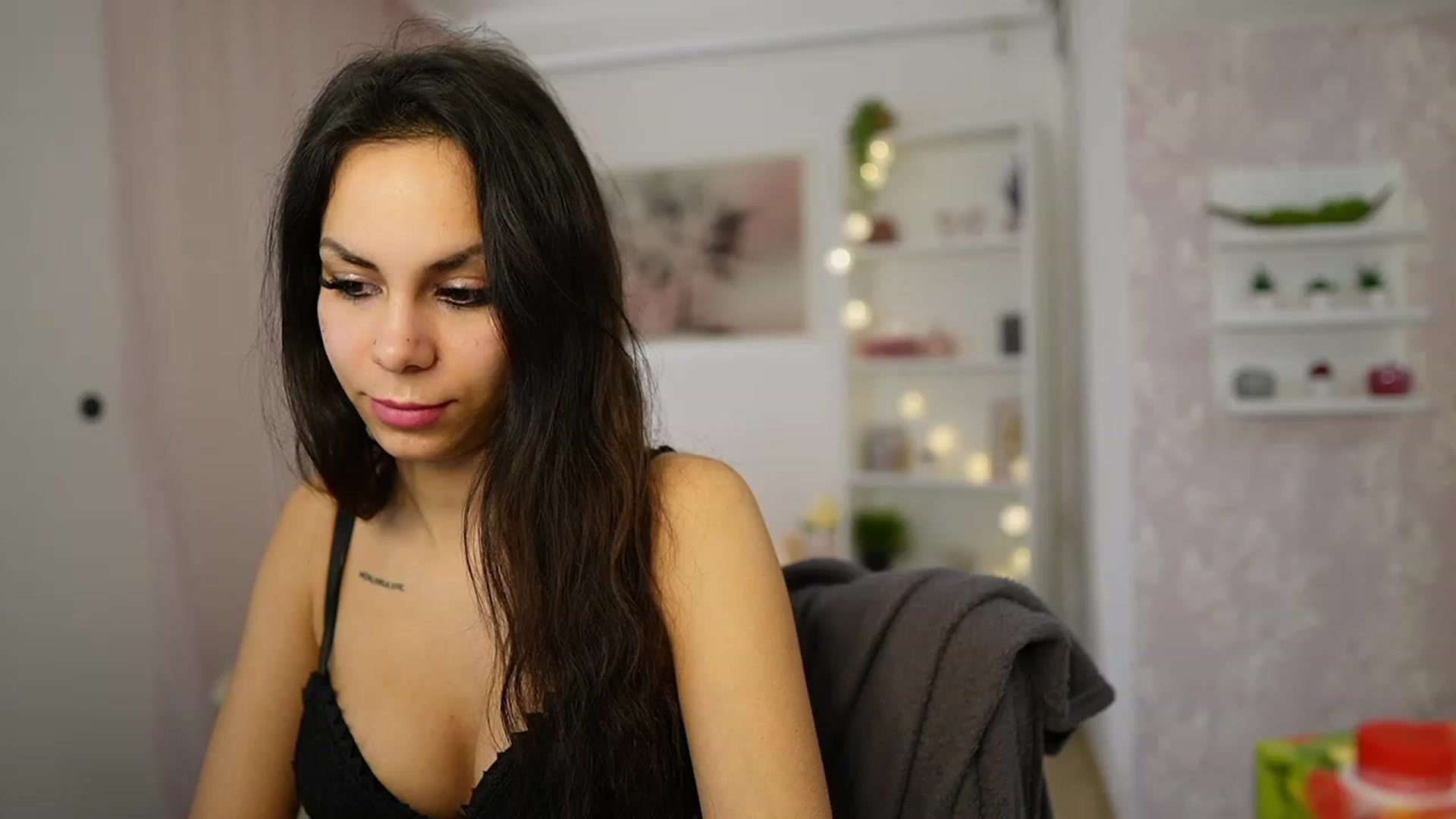 Gallery image thumbnail from Kyra_Angel's myfreecams stream on, 02/28/2024, 23:51 image 6 of 20