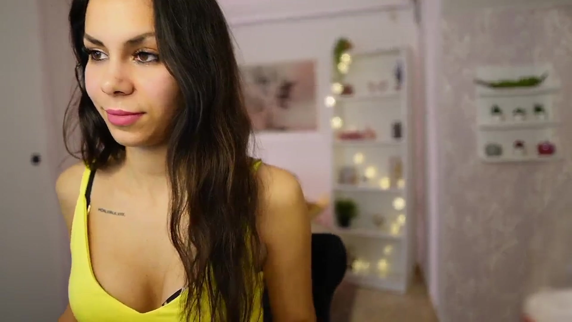 Gallery image thumbnail from Kyra_Angel's myfreecams stream on, 03/01/2024, 22:22 image 4 of 20