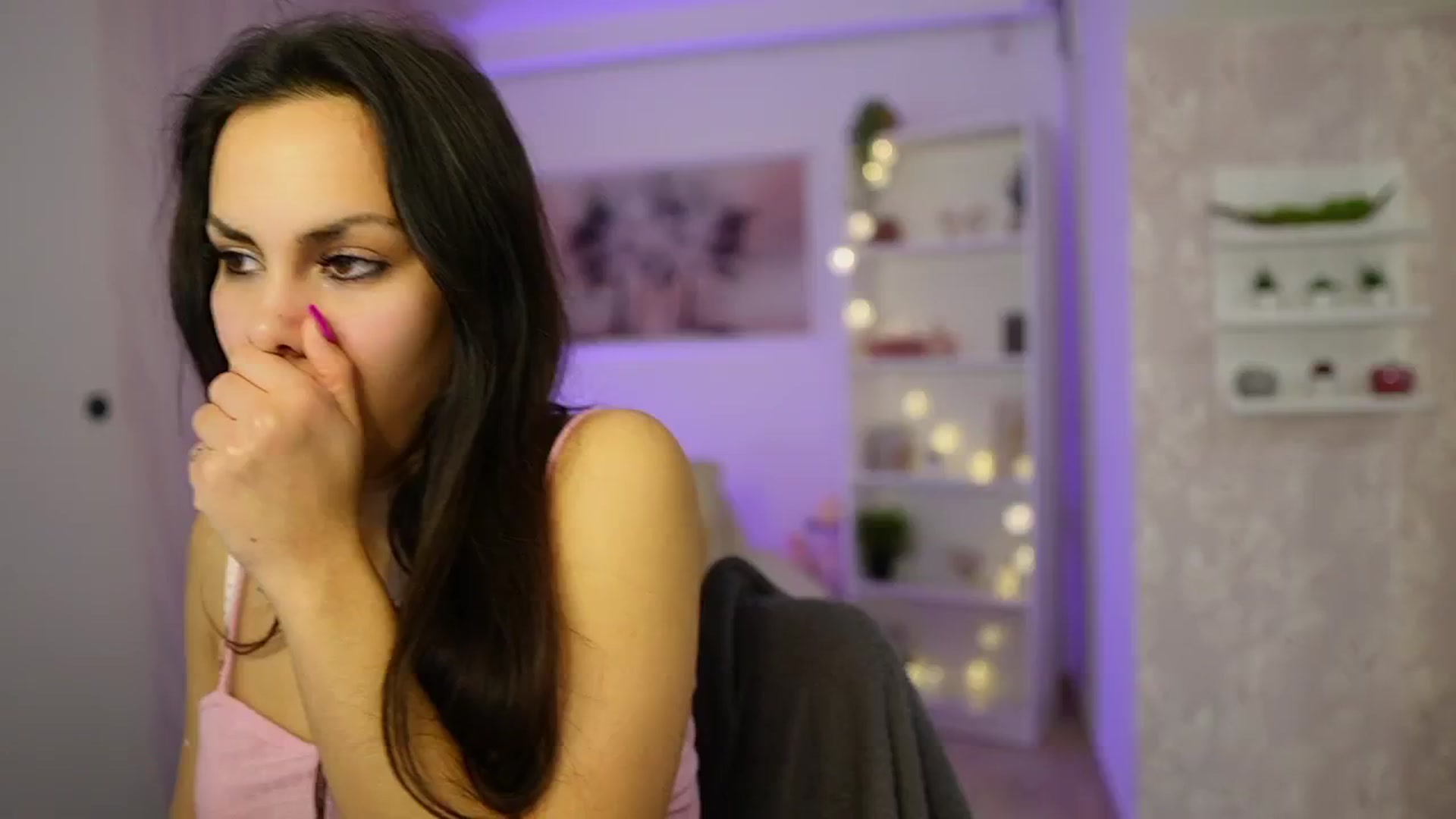 Gallery image thumbnail from Kyra_Angel's myfreecams stream on, 03/04/2024, 21:04 image 20 of 20