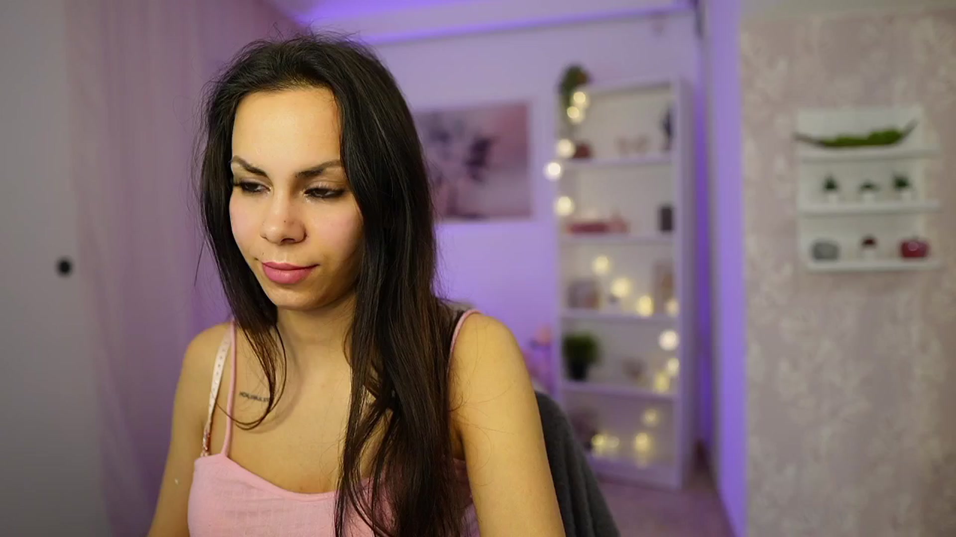 Gallery image thumbnail from Kyra_Angel's myfreecams stream on, 03/04/2024, 21:04 image 19 of 20