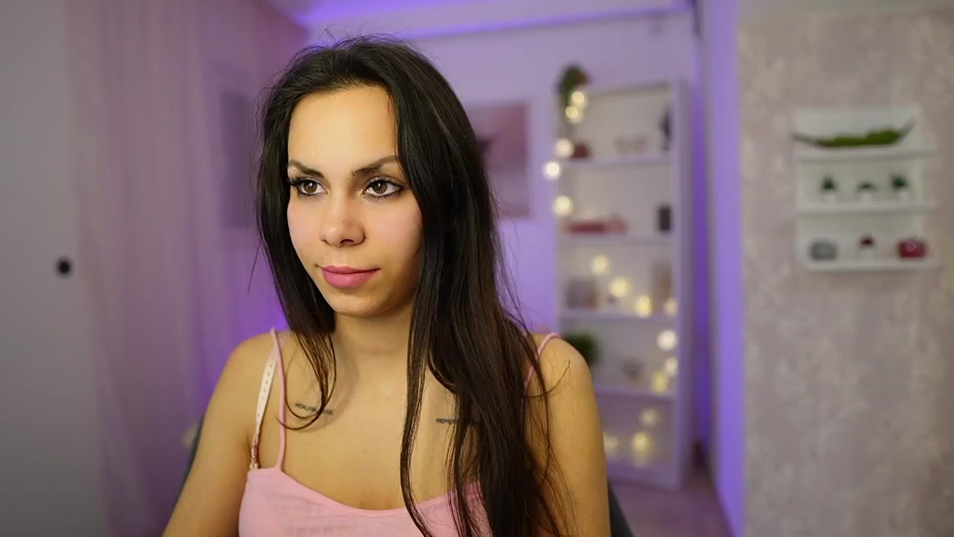 Gallery image thumbnail from Kyra_Angel's myfreecams stream on, 03/04/2024, 21:04 image 12 of 20