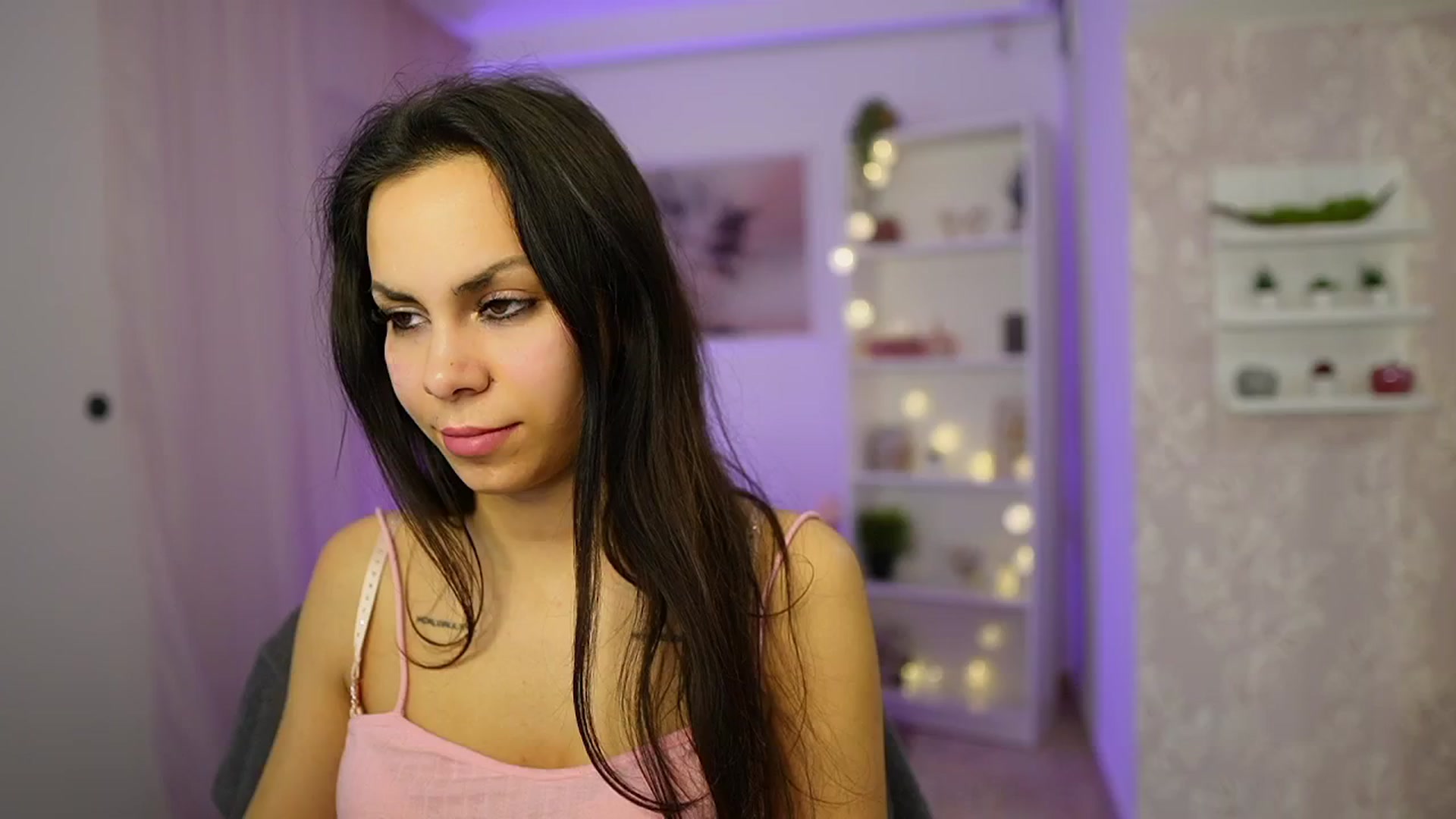 Gallery image thumbnail from Kyra_Angel's myfreecams stream on, 03/04/2024, 21:04 image 13 of 20