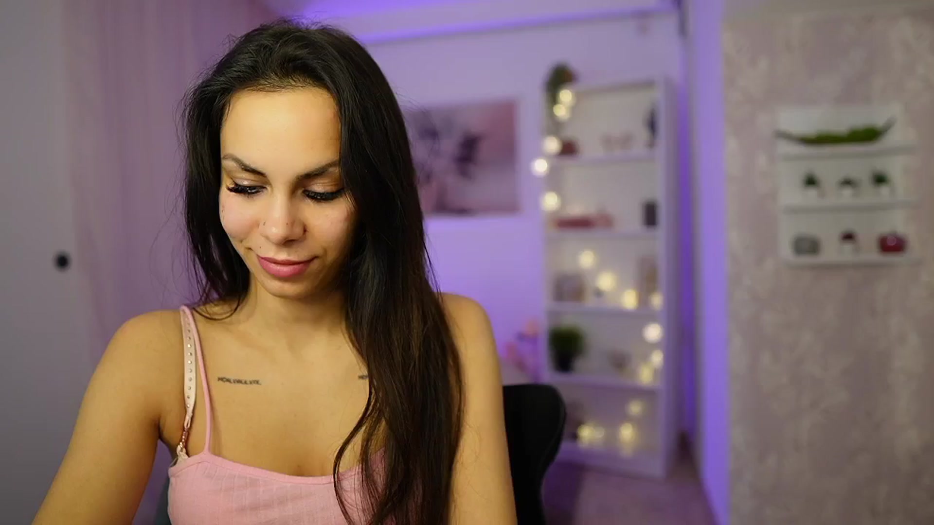Gallery image thumbnail from Kyra_Angel's myfreecams stream on, 03/04/2024, 23:34 image 4 of 20