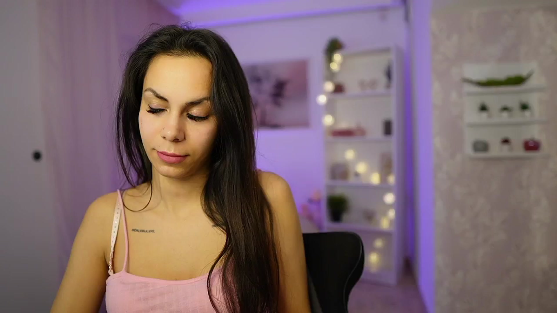 Gallery image thumbnail from Kyra_Angel's myfreecams stream on, 03/04/2024, 23:34 image 5 of 20