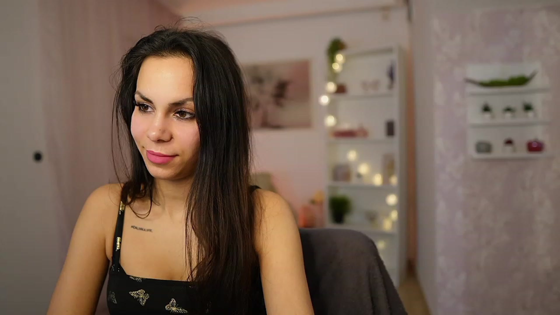 Gallery image thumbnail from Kyra_Angel's myfreecams stream on, 03/05/2024, 20:48 image 11 of 20