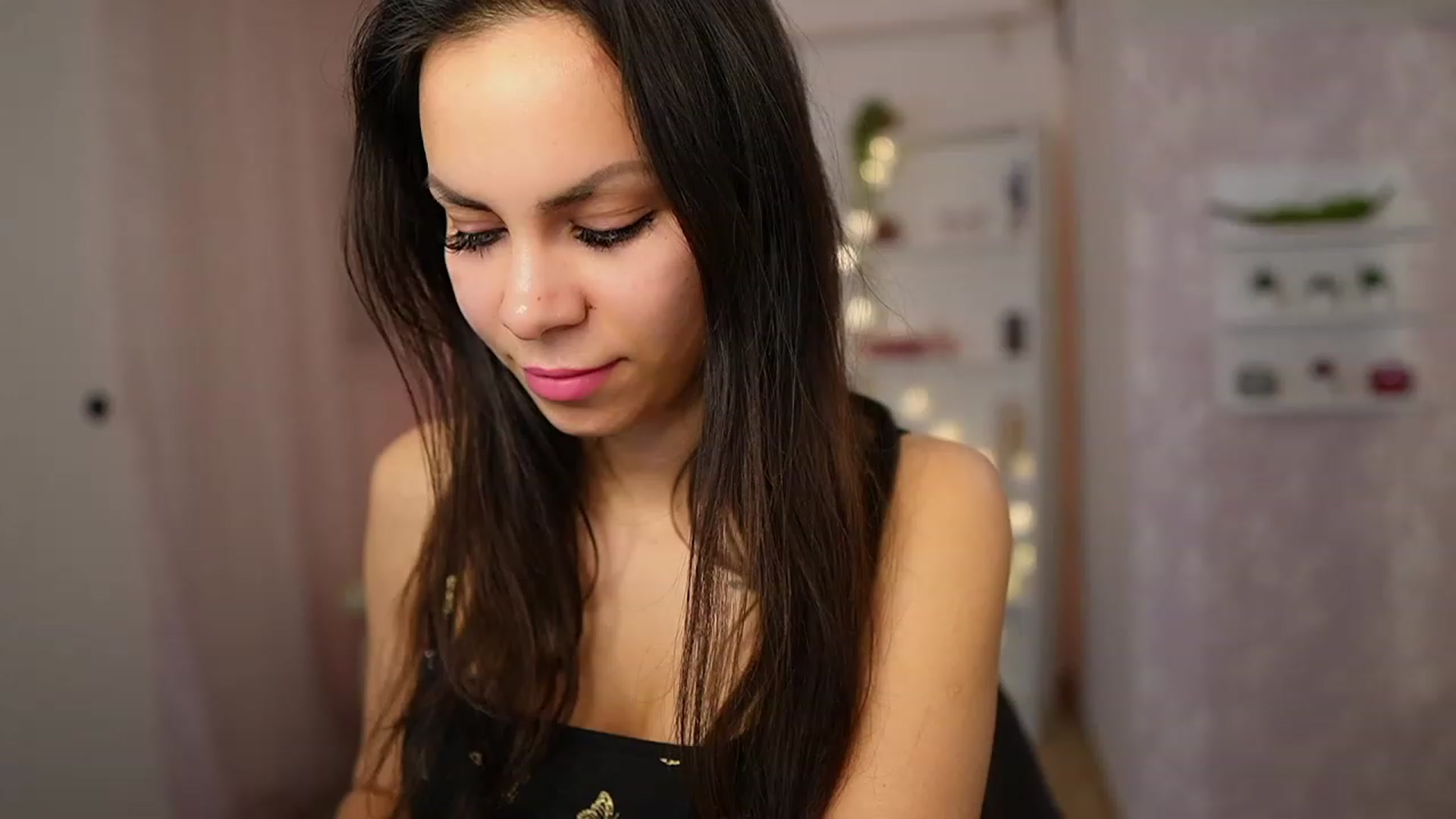Gallery image thumbnail from Kyra_Angel's myfreecams stream on, 03/05/2024, 20:48 image 2 of 20