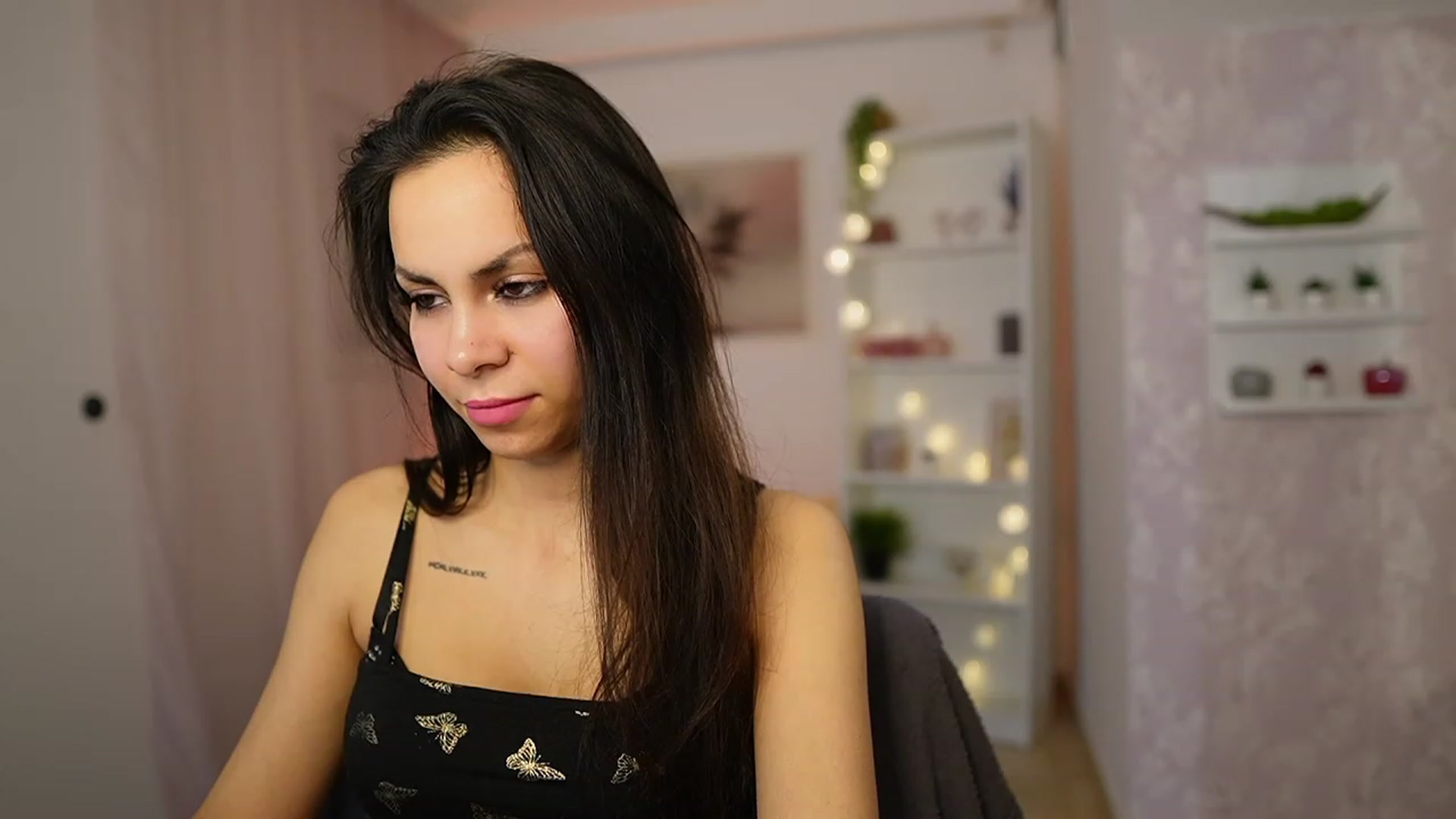 Gallery image thumbnail from Kyra_Angel's myfreecams stream on, 03/05/2024, 20:48 image 17 of 20