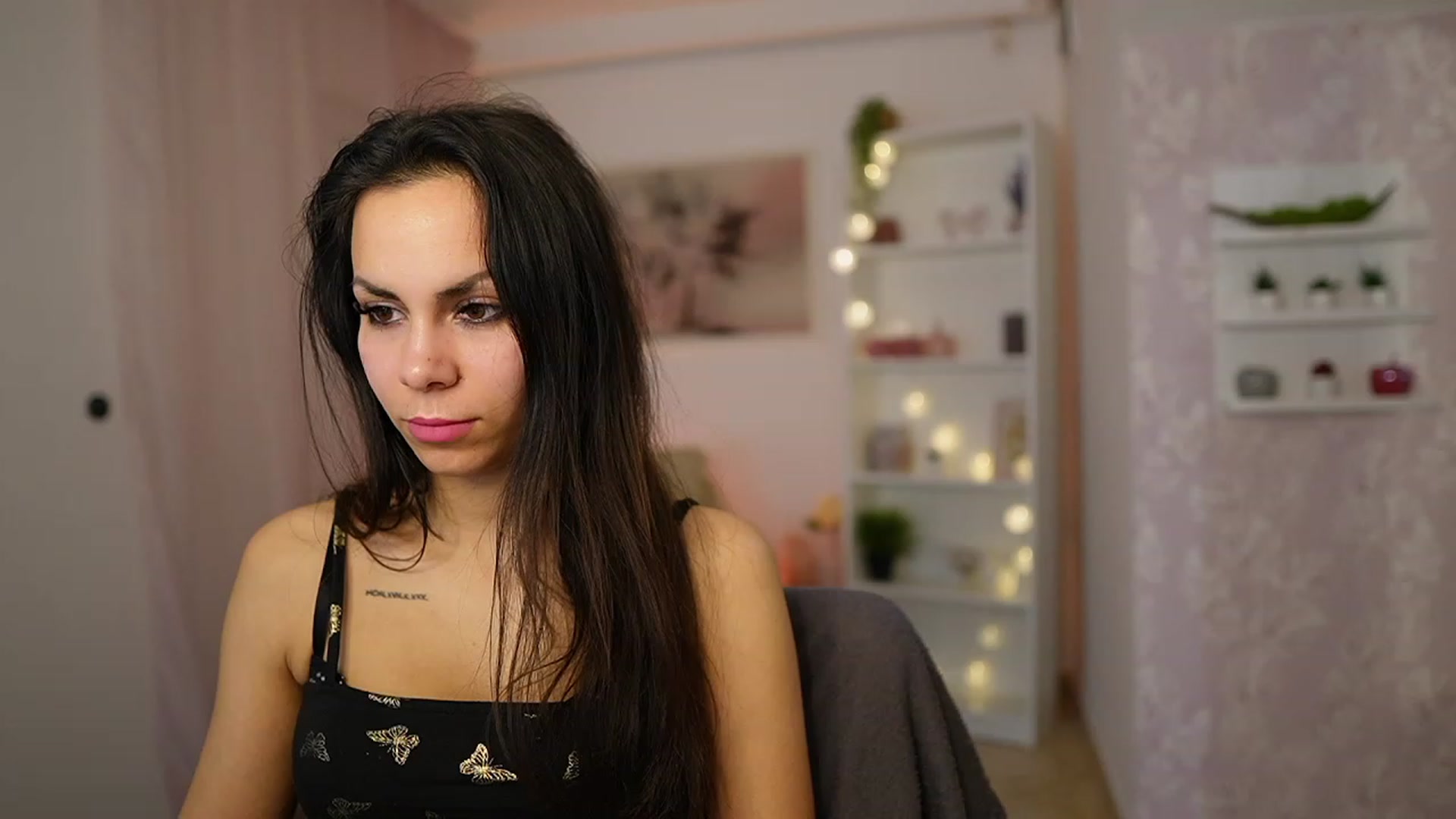 Gallery image thumbnail from Kyra_Angel's myfreecams stream on, 03/05/2024, 20:48 image 9 of 20