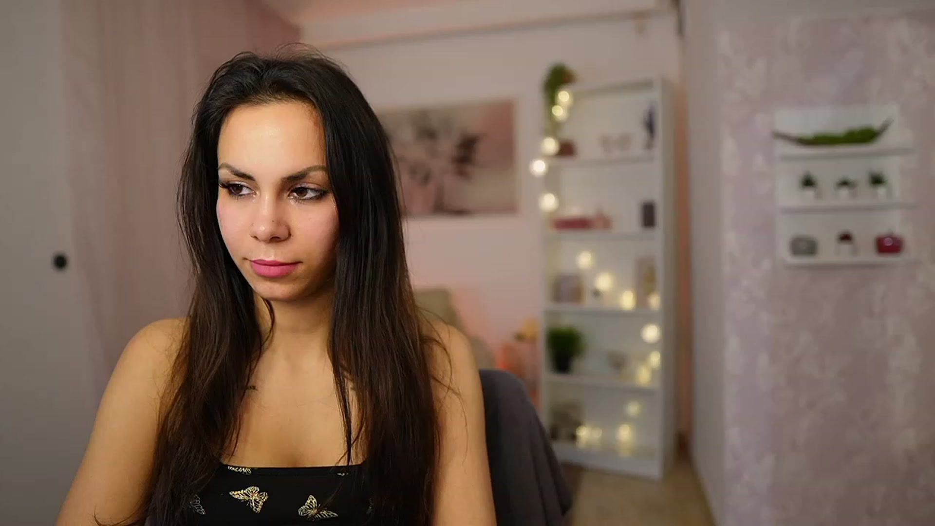 Gallery image thumbnail from Kyra_Angel's myfreecams stream on, 03/05/2024, 21:06 image 9 of 20