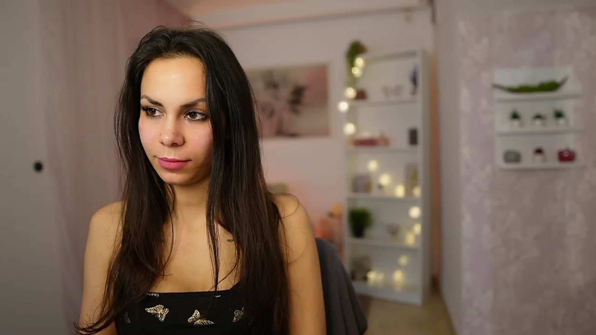 Gallery image thumbnail from Kyra_Angel's myfreecams stream on, 03/05/2024, 21:06 image 16 of 20