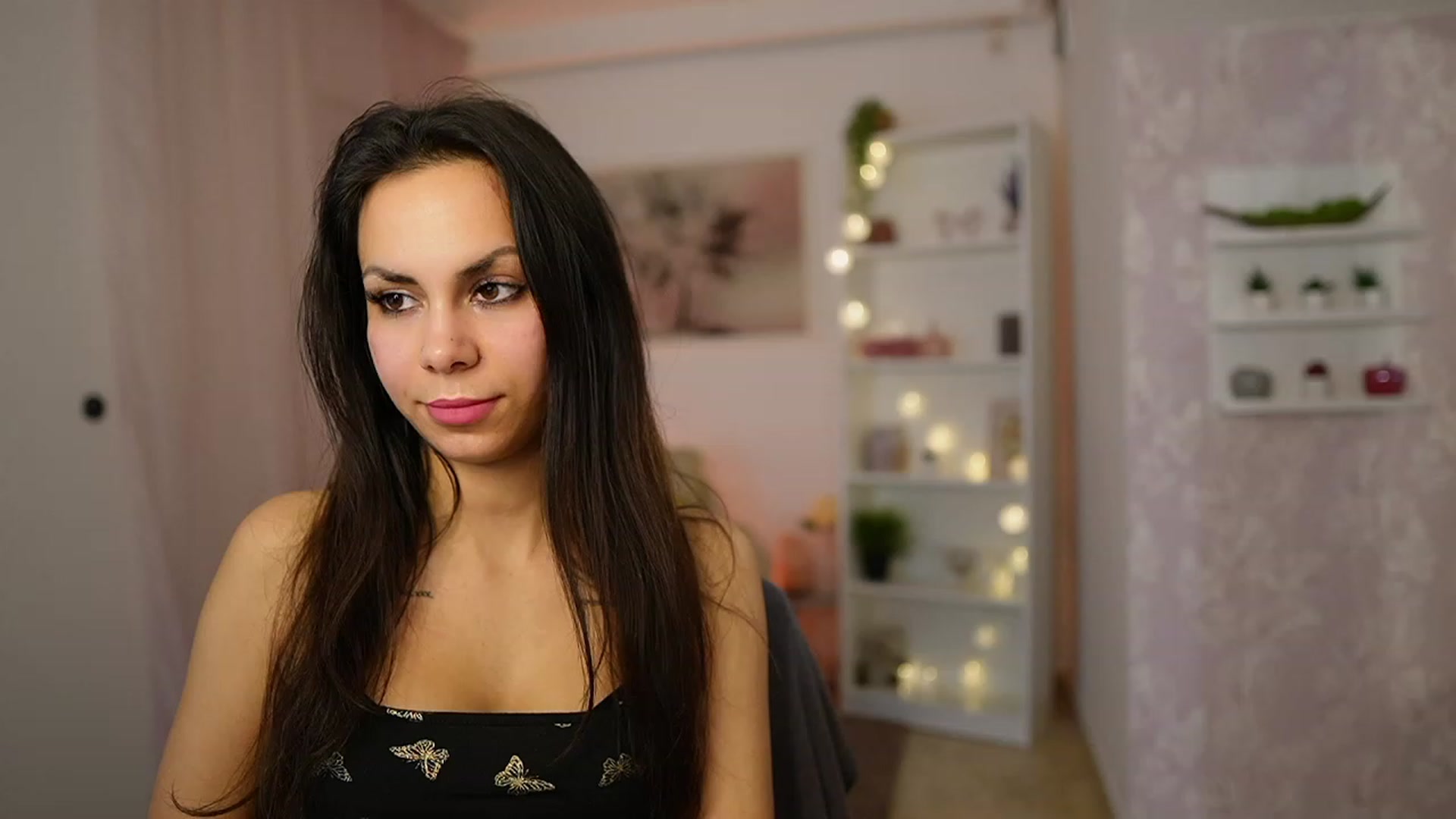 Gallery image thumbnail from Kyra_Angel's myfreecams stream on, 03/05/2024, 21:06 image 7 of 20