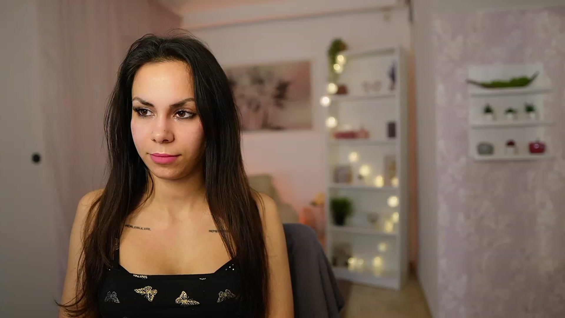 Gallery image thumbnail from Kyra_Angel's myfreecams stream on, 03/05/2024, 21:06 image 10 of 20