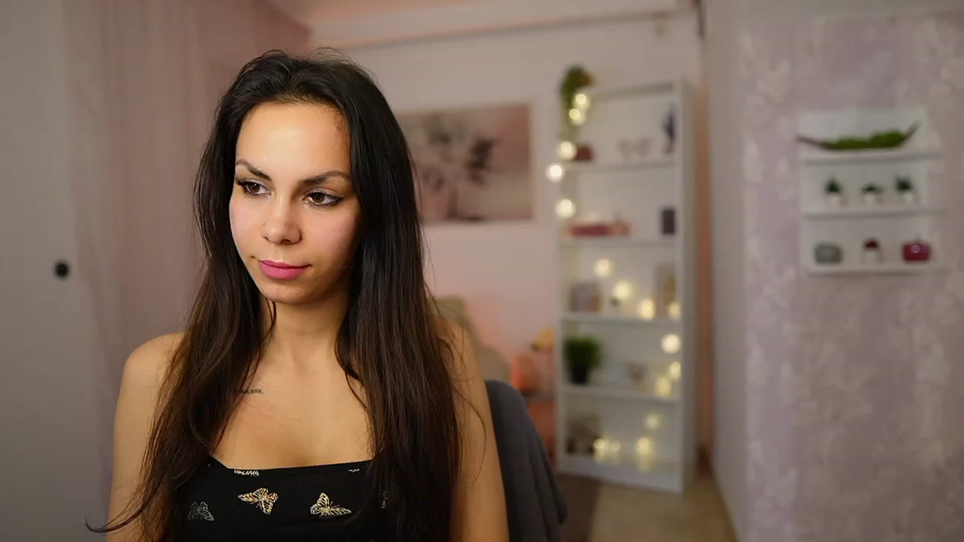Gallery image thumbnail from Kyra_Angel's myfreecams stream on, 03/05/2024, 21:06 image 5 of 20
