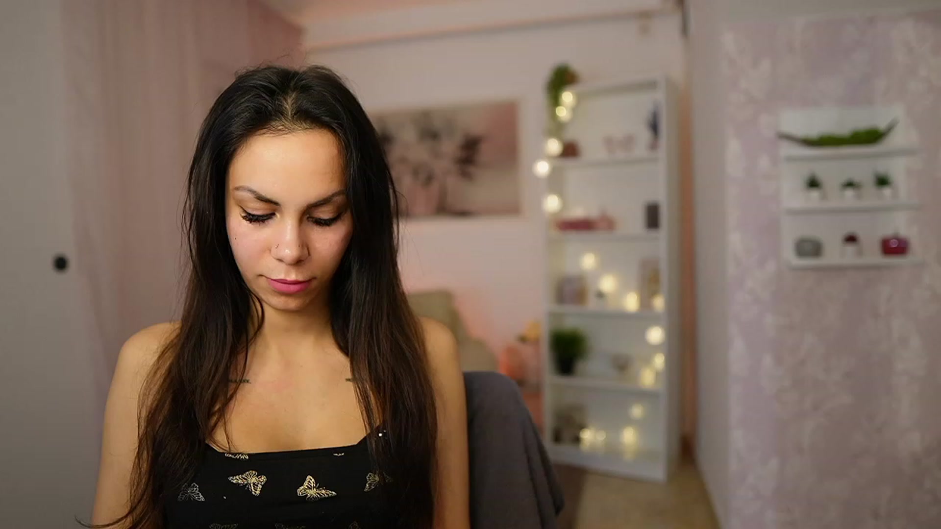 Gallery image thumbnail from Kyra_Angel's myfreecams stream on, 03/05/2024, 21:06 image 11 of 20