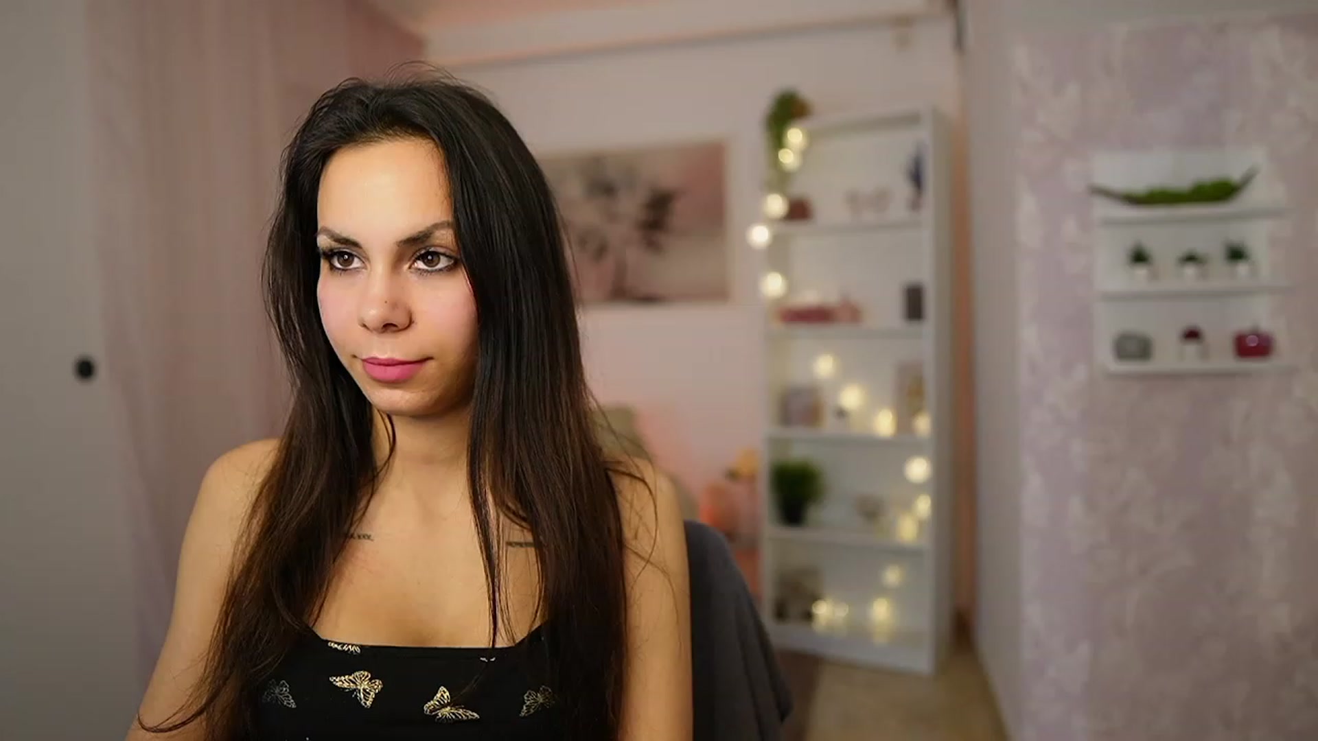 Gallery image thumbnail from Kyra_Angel's myfreecams stream on, 03/05/2024, 21:06 image 6 of 20