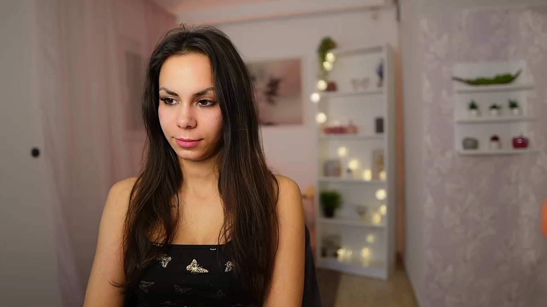 Gallery image thumbnail from Kyra_Angel's myfreecams stream on, 03/05/2024, 23:12 image 17 of 20