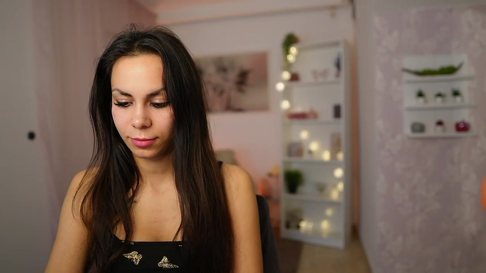Gallery image thumbnail from Kyra_Angel's myfreecams stream on, 03/05/2024, 23:12 image 18 of 20