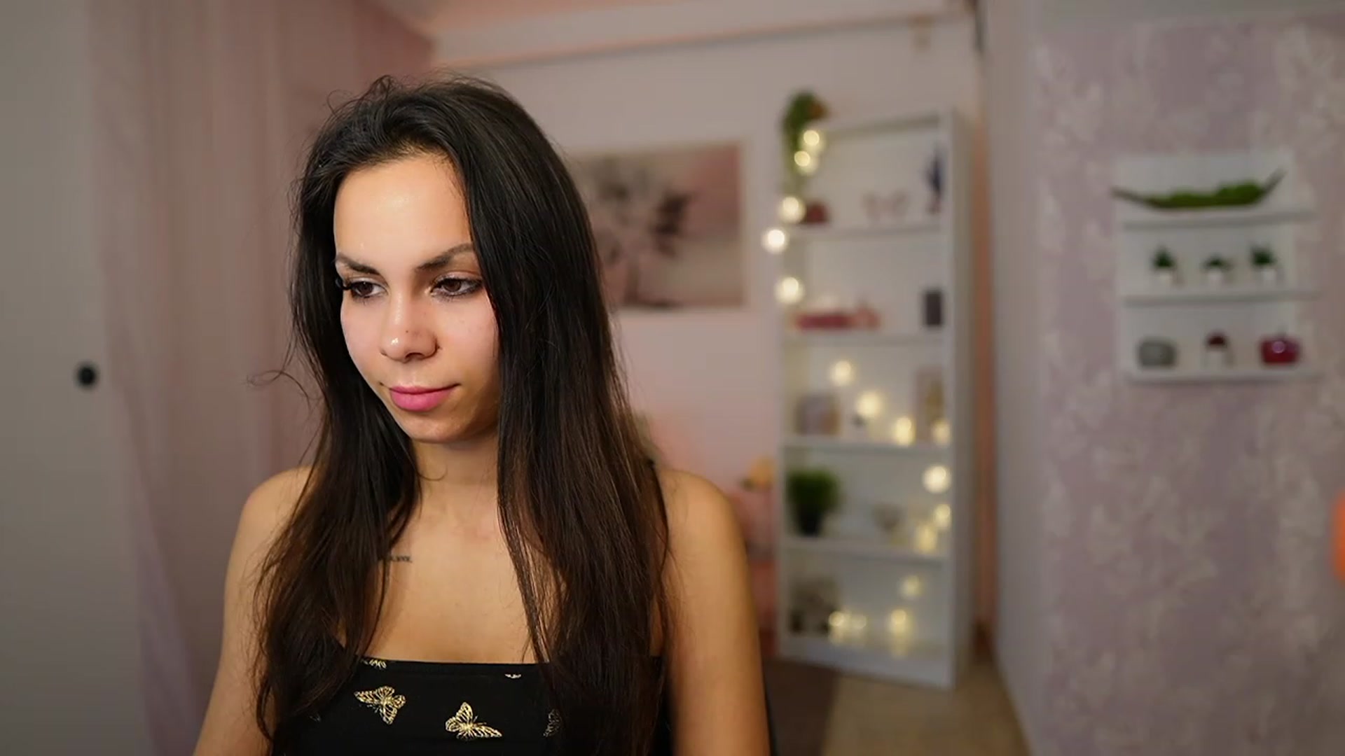 Gallery image thumbnail from Kyra_Angel's myfreecams stream on, 03/05/2024, 23:12 image 14 of 20