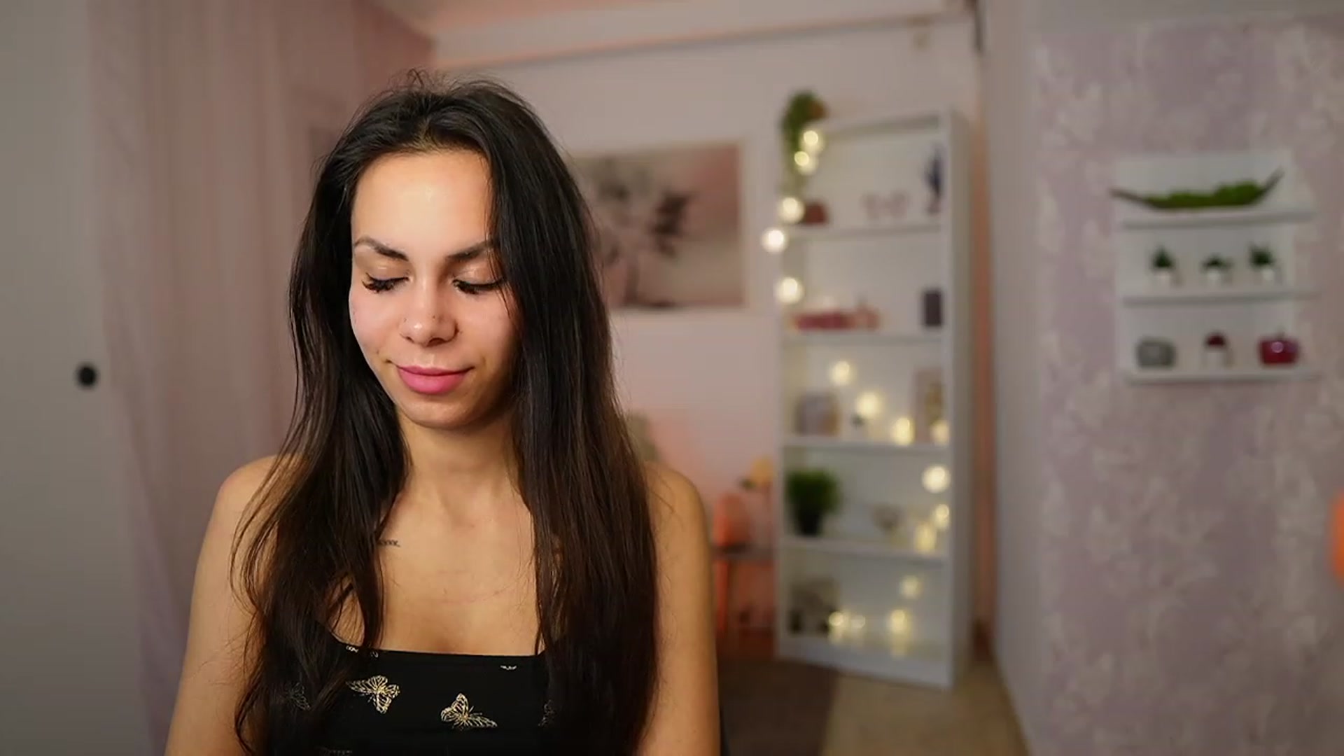 Gallery image thumbnail from Kyra_Angel's myfreecams stream on, 03/05/2024, 23:12 image 19 of 20
