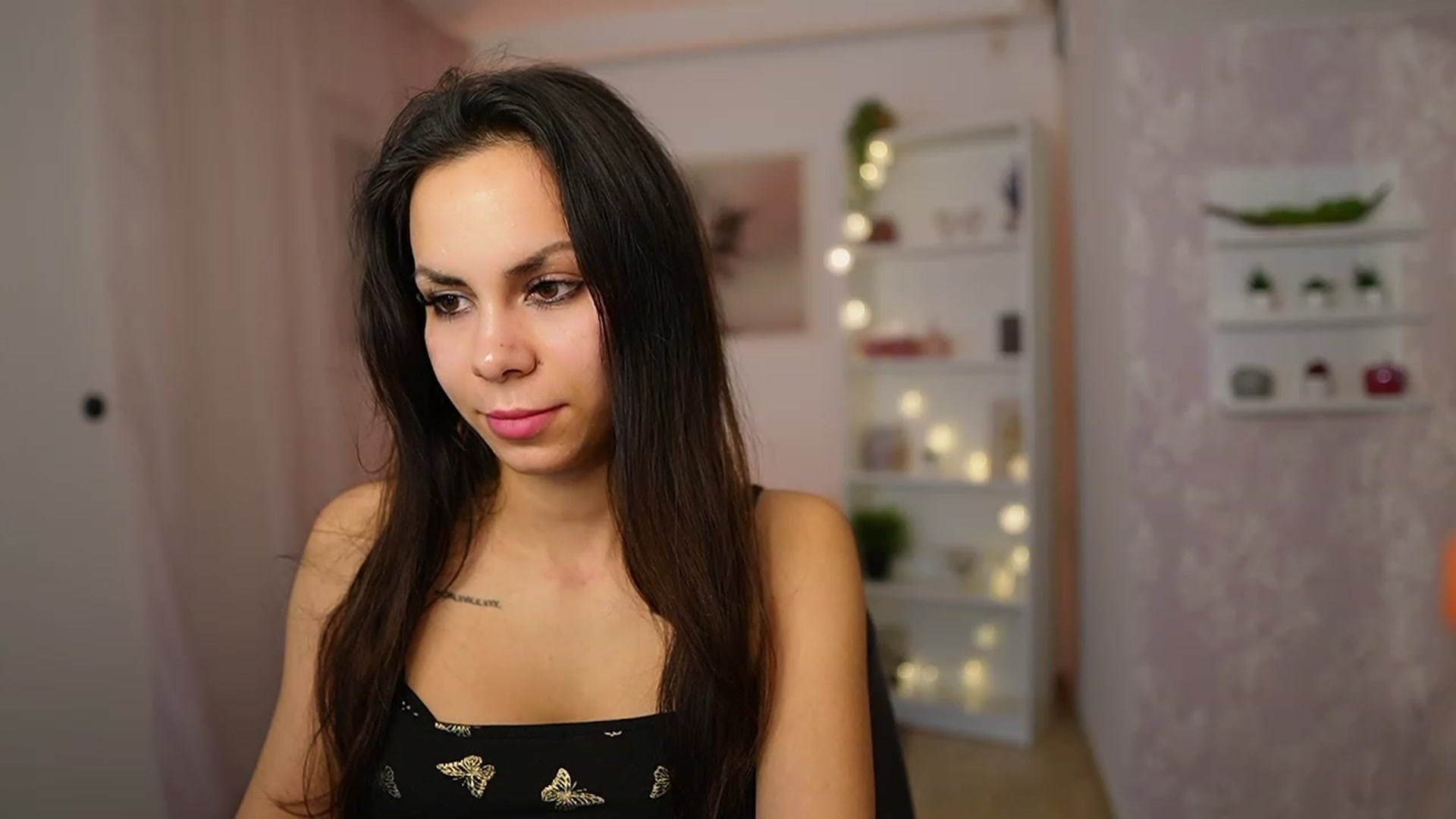Gallery image thumbnail from Kyra_Angel's myfreecams stream on, 03/05/2024, 23:12 image 11 of 20