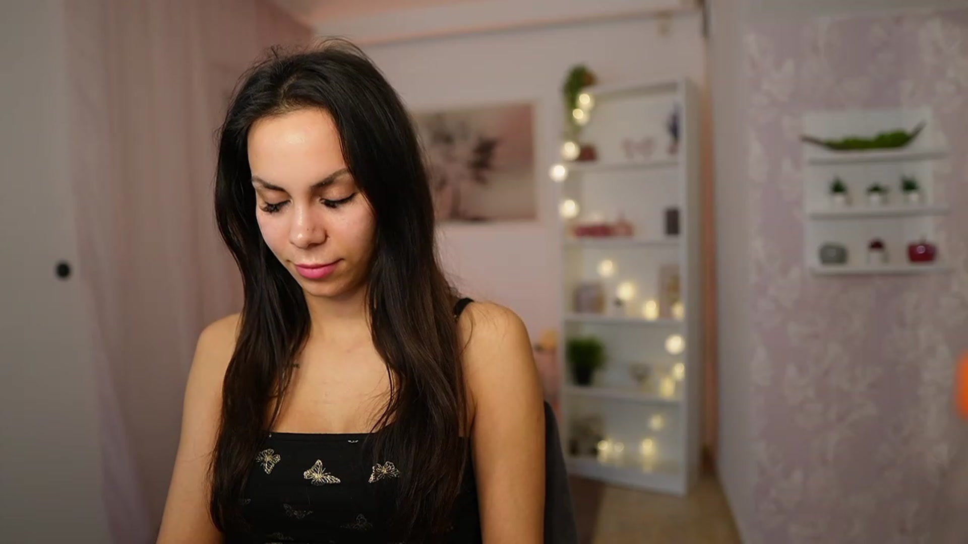 Gallery image thumbnail from Kyra_Angel's myfreecams stream on, 03/05/2024, 23:12 image 20 of 20