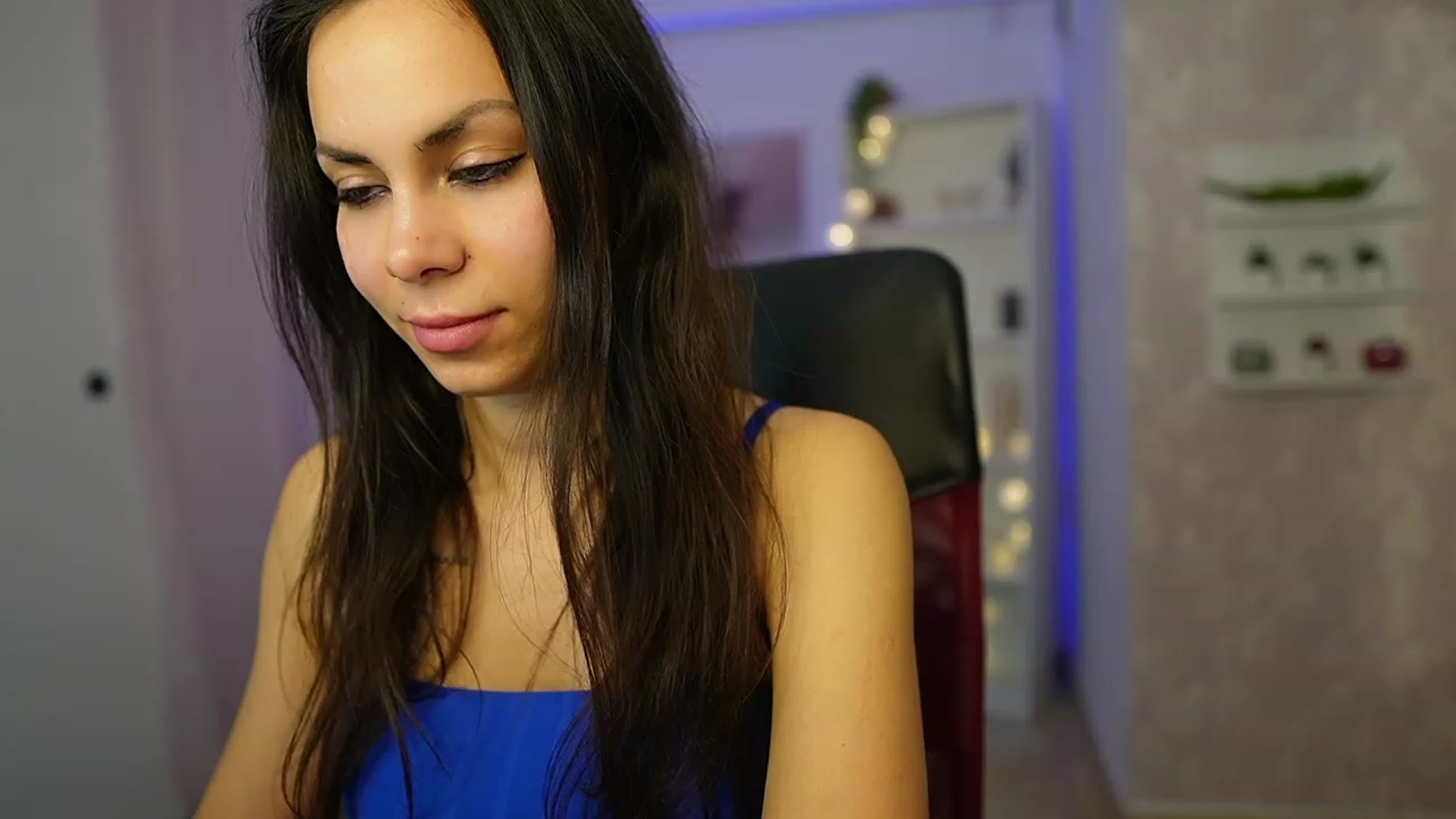 Gallery image thumbnail from Kyra_Angel's myfreecams stream on, 03/10/2024, 20:02 image 17 of 20