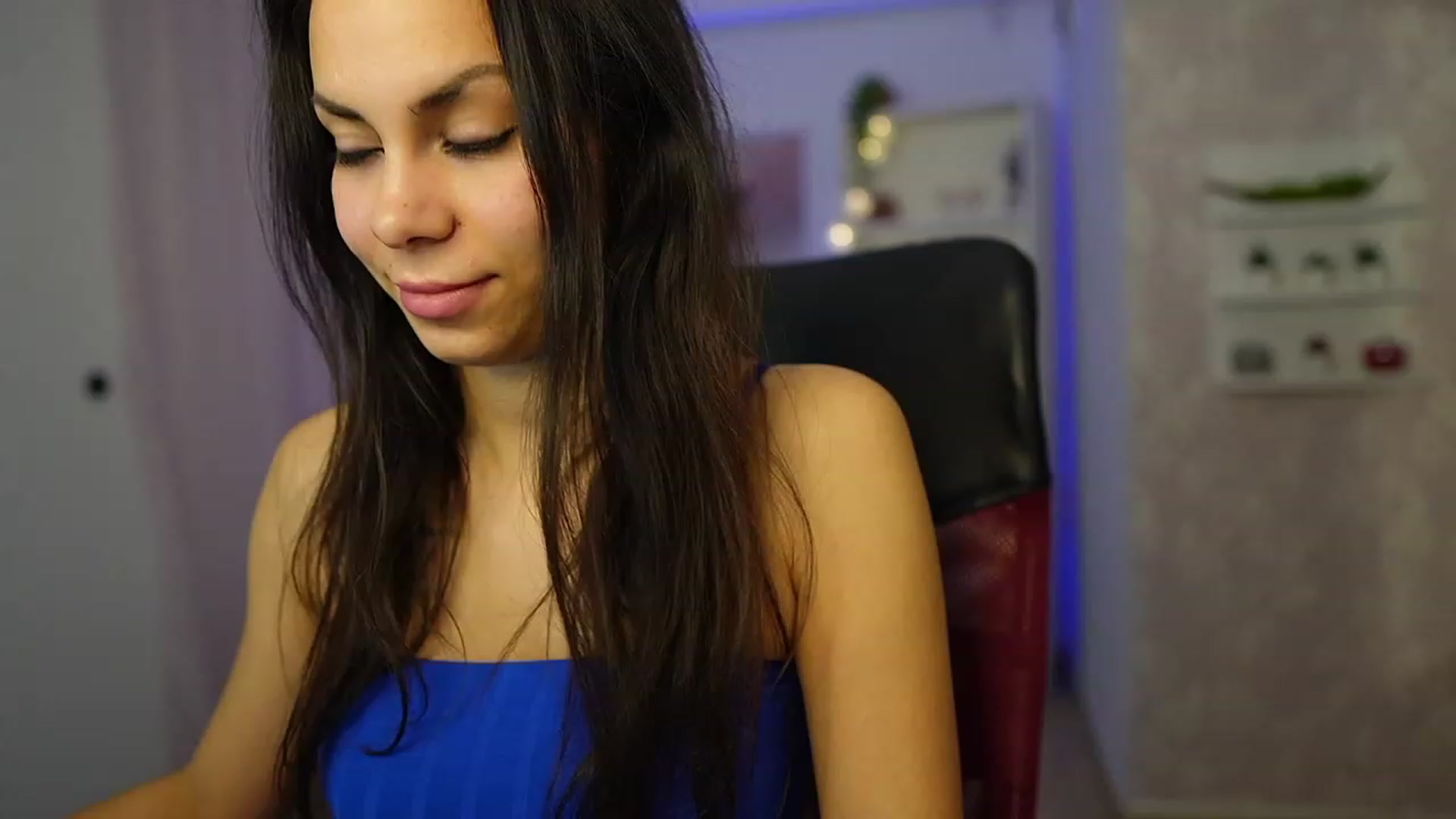 Gallery image thumbnail from Kyra_Angel's myfreecams stream on, 03/10/2024, 20:02 image 14 of 20
