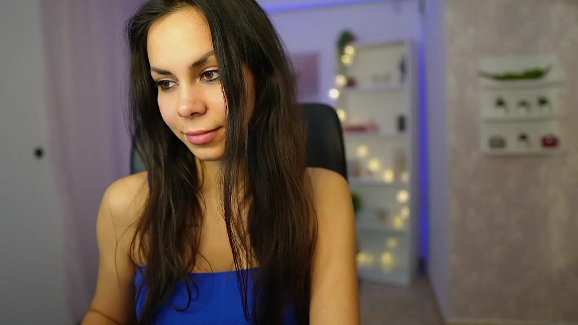 Gallery image thumbnail from Kyra_Angel's myfreecams stream on, 03/10/2024, 20:02 image 15 of 20