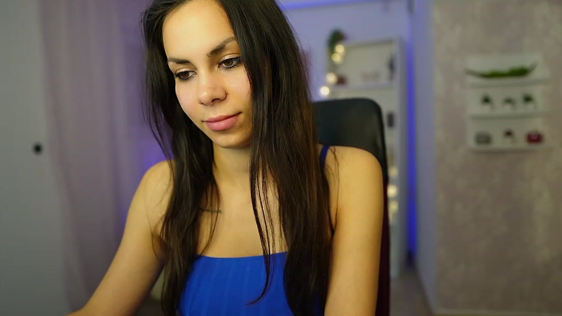 Gallery image thumbnail from Kyra_Angel's myfreecams stream on, 03/10/2024, 20:02 image 7 of 20