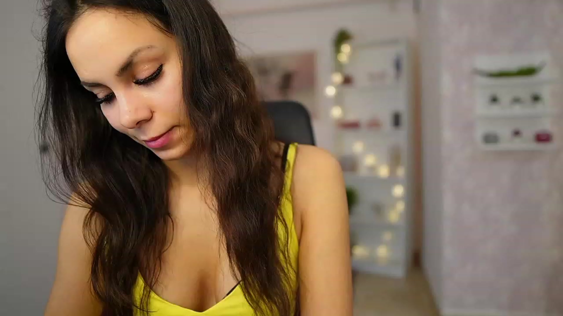Gallery image thumbnail from Kyra_Angel's myfreecams stream on, 03/12/2024, 22:47 image 20 of 20