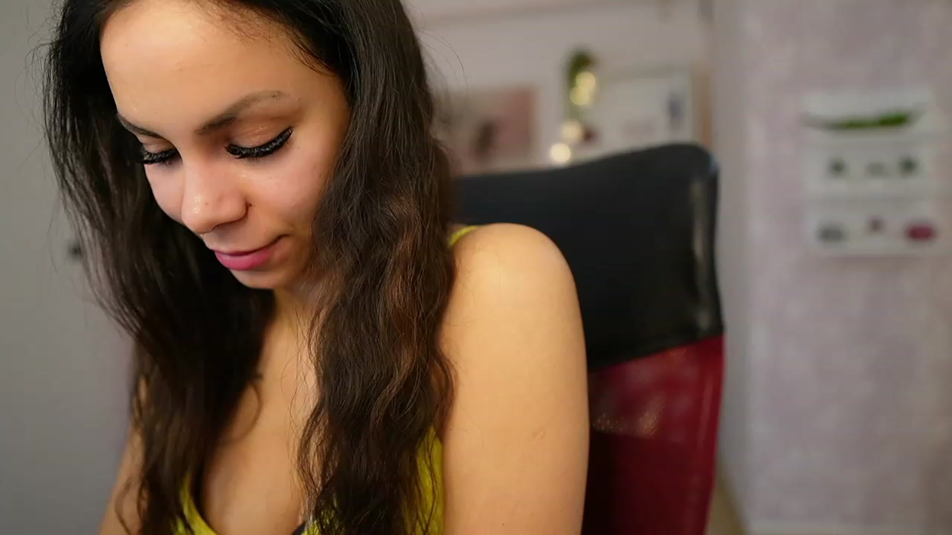 Gallery image thumbnail from Kyra_Angel's myfreecams stream on, 03/12/2024, 22:47 image 5 of 20