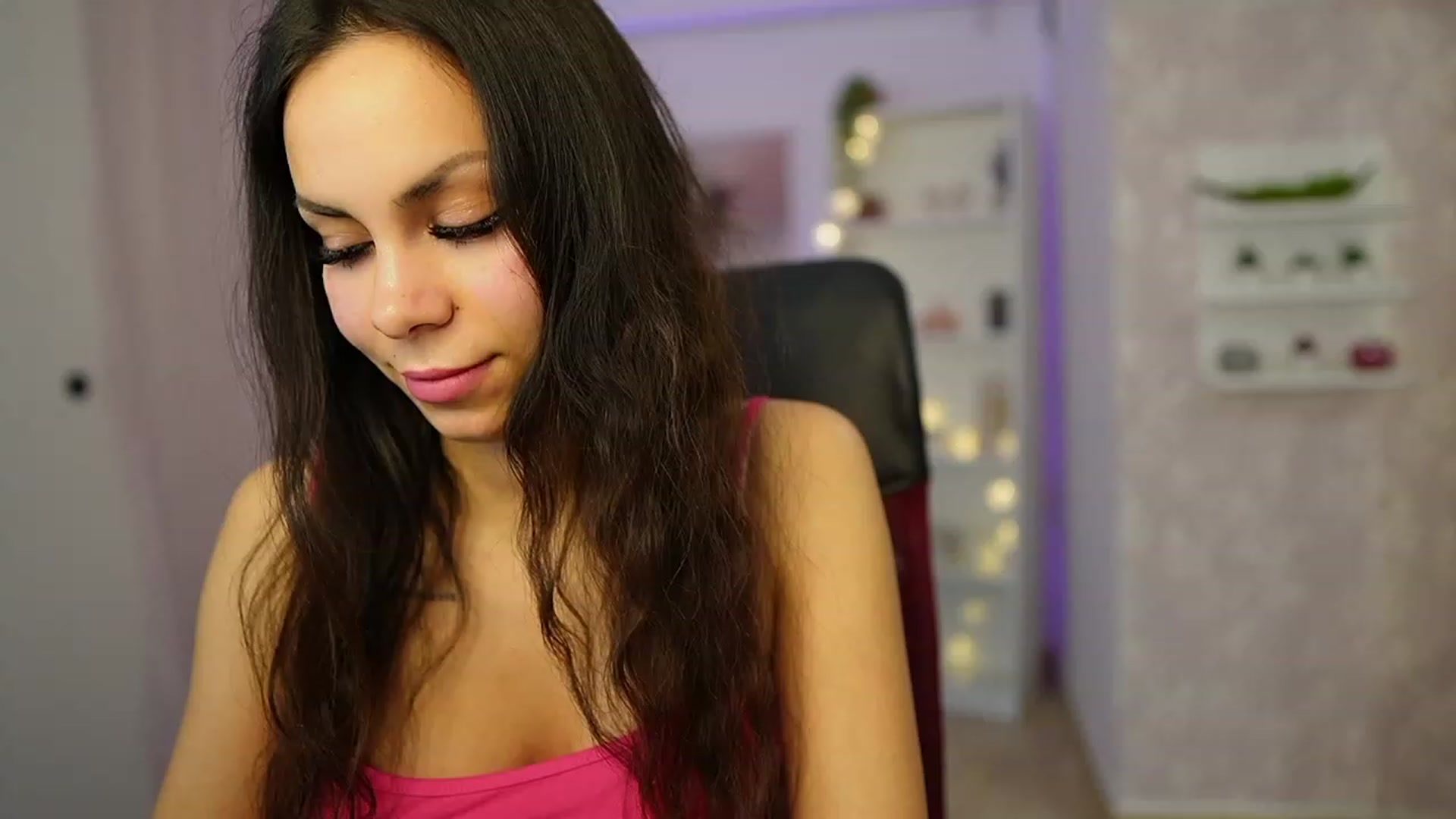 Gallery image thumbnail from Kyra_Angel's myfreecams stream on, 03/13/2024, 21:20 image 14 of 20