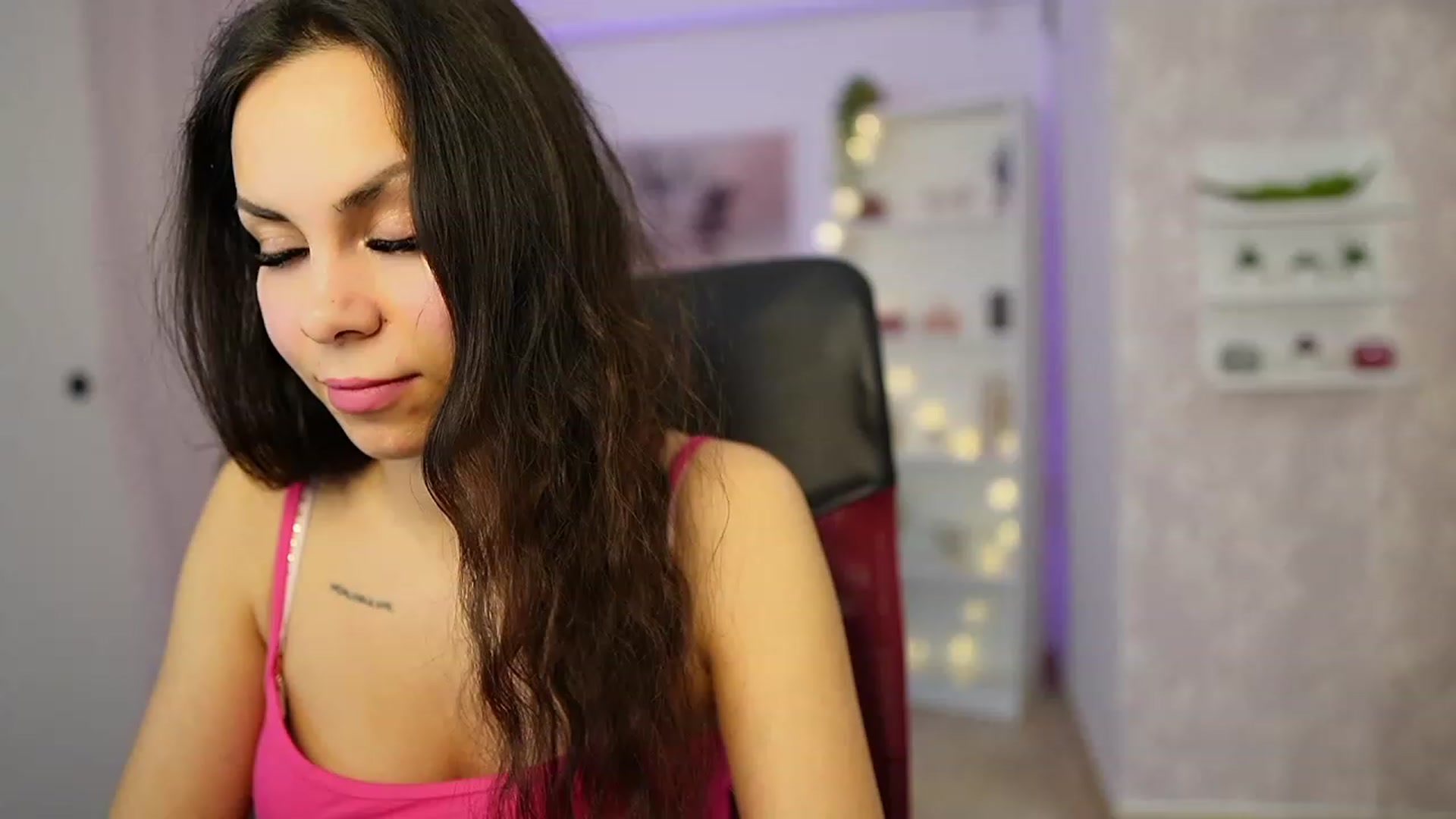 Gallery image thumbnail from Kyra_Angel's myfreecams stream on, 03/13/2024, 21:20 image 11 of 20