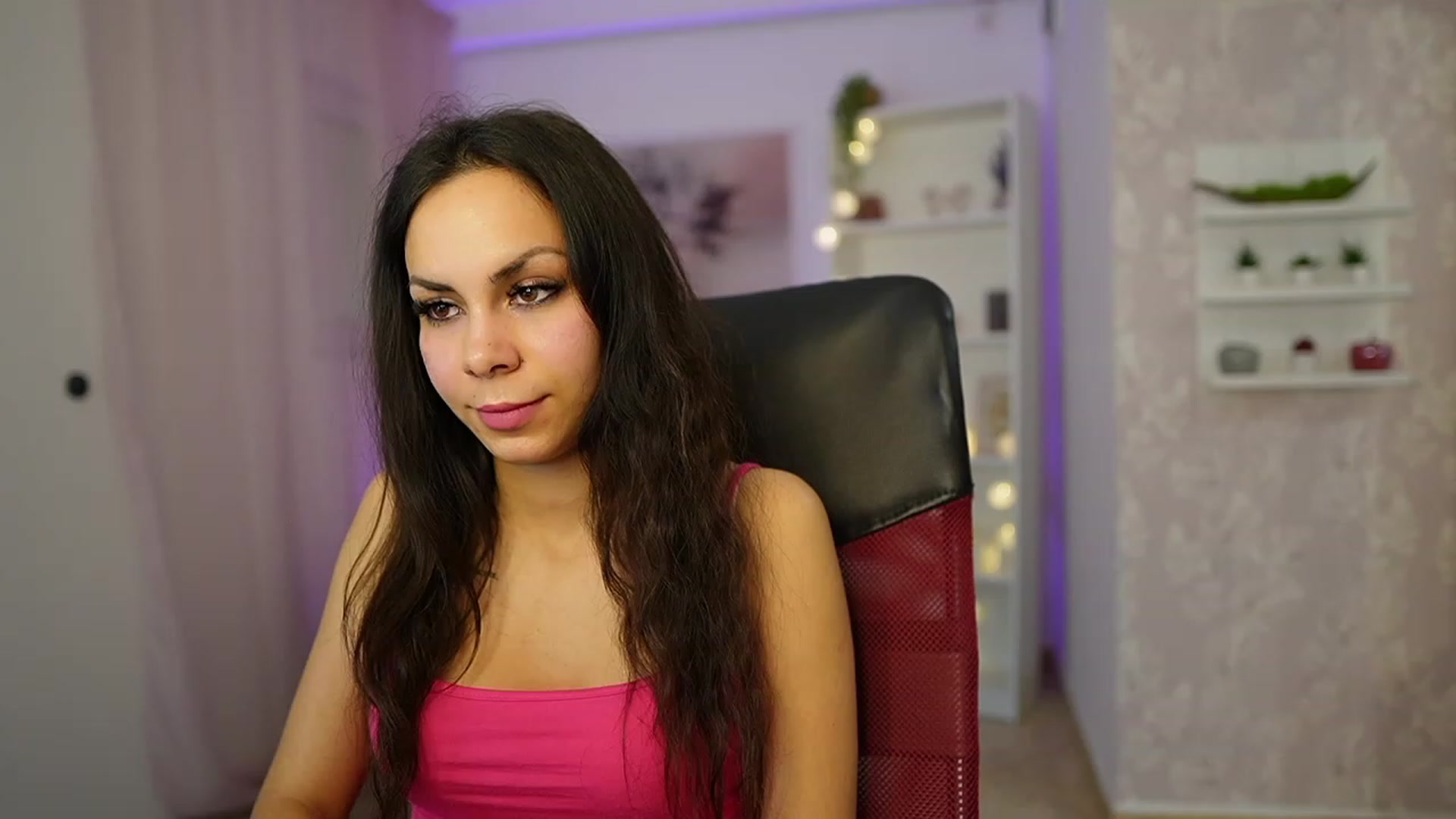 Gallery image thumbnail from Kyra_Angel's myfreecams stream on, 03/13/2024, 21:20 image 13 of 20