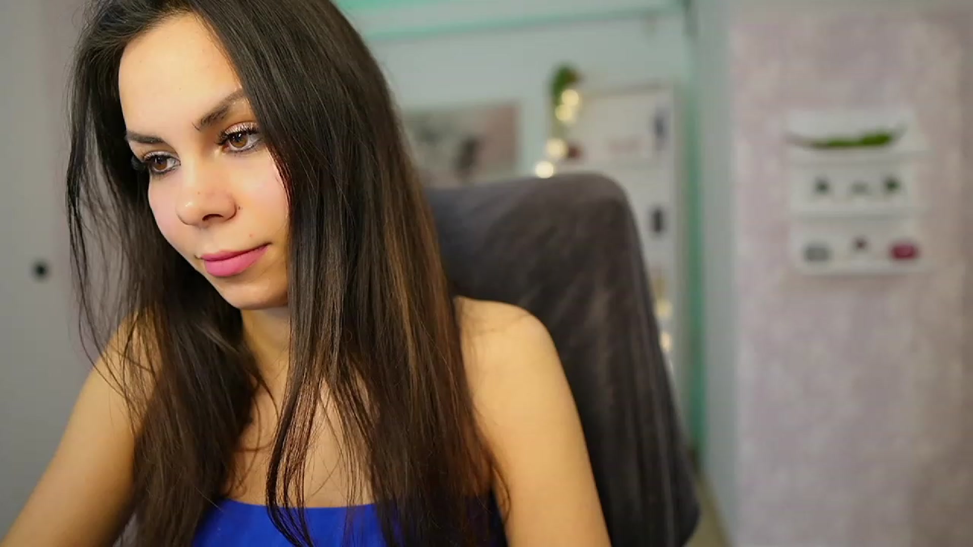 Gallery image thumbnail from Kyra_Angel's myfreecams stream on, 03/17/2024, 21:22 image 1 of 20