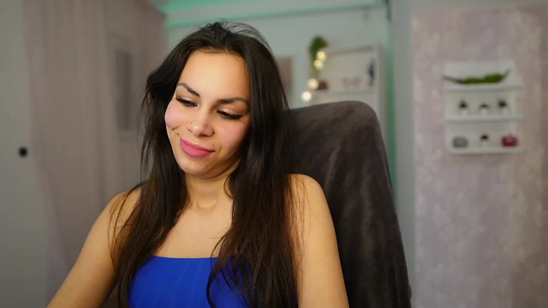 Gallery image thumbnail from Kyra_Angel's myfreecams stream on, 03/17/2024, 21:22 image 8 of 20