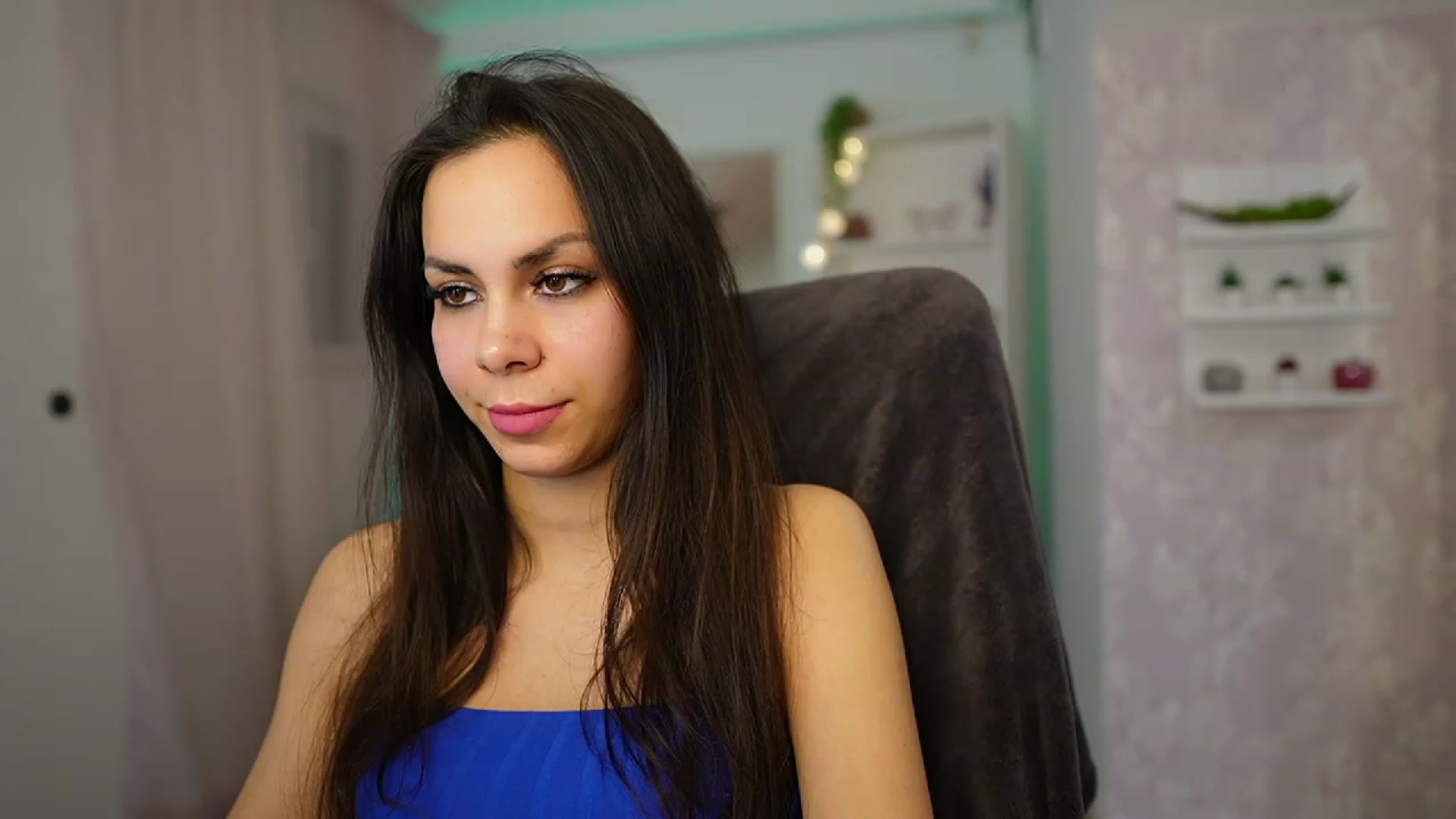 Gallery image thumbnail from Kyra_Angel's myfreecams stream on, 03/17/2024, 21:22 image 11 of 20