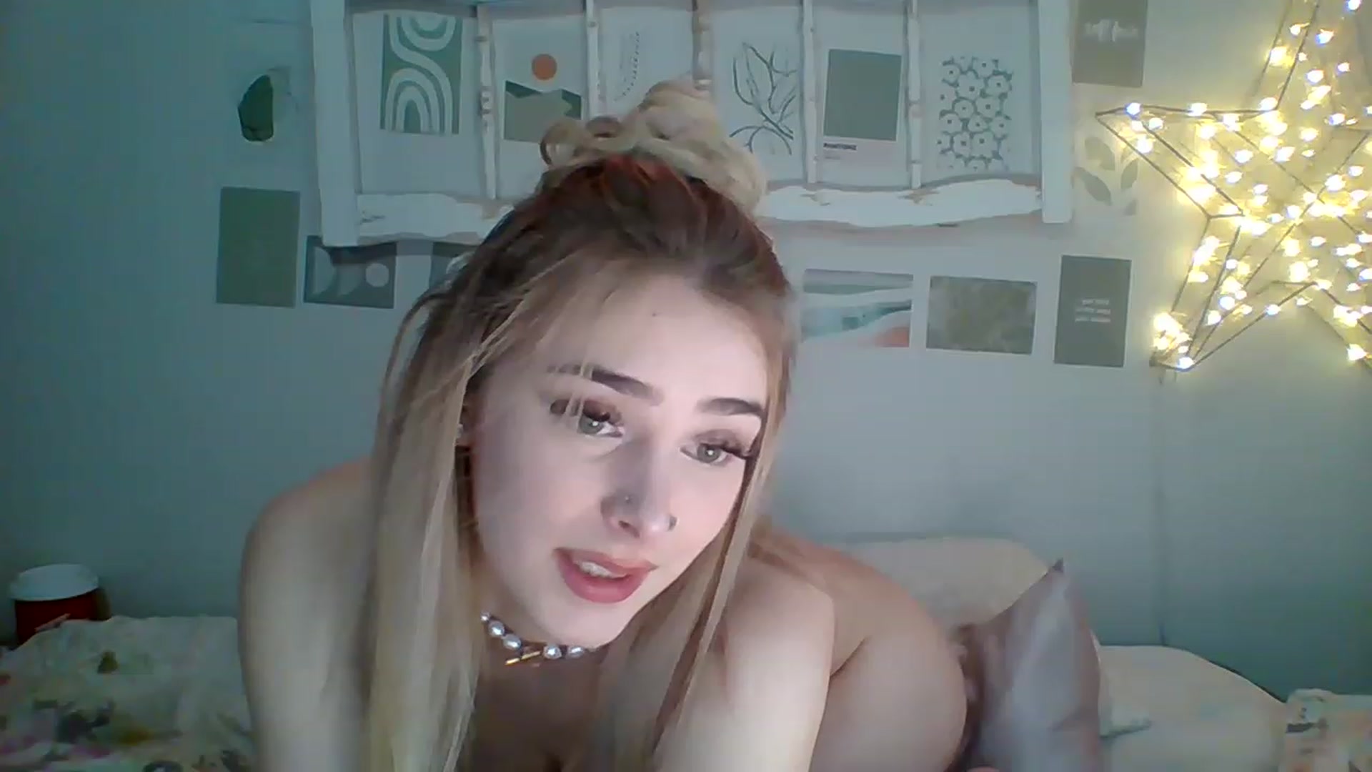 Gallery image thumbnail from Kysquirts's myfreecams stream on, 02/27/2023, 06:45 image 13 of 20