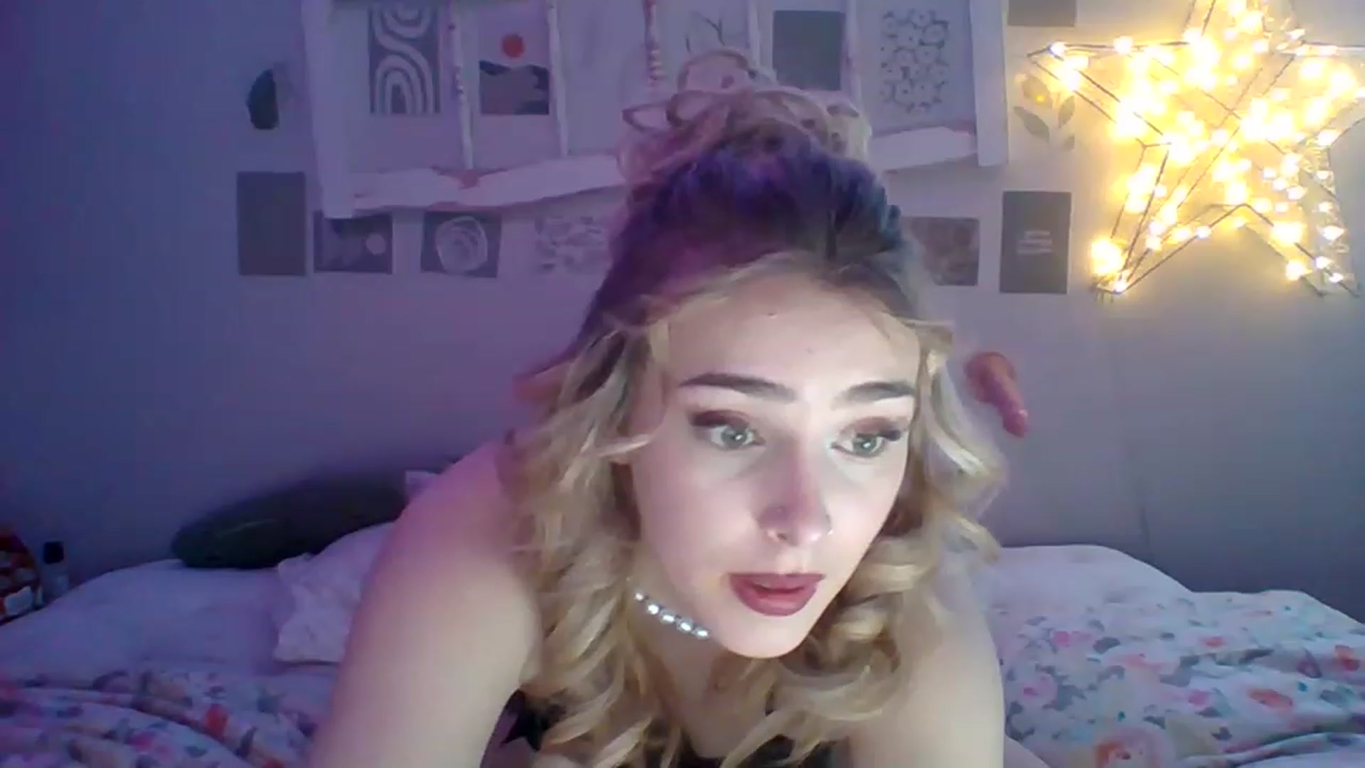 Gallery image thumbnail from Kysquirts's myfreecams stream on, 03/12/2023, 10:17 image 7 of 20