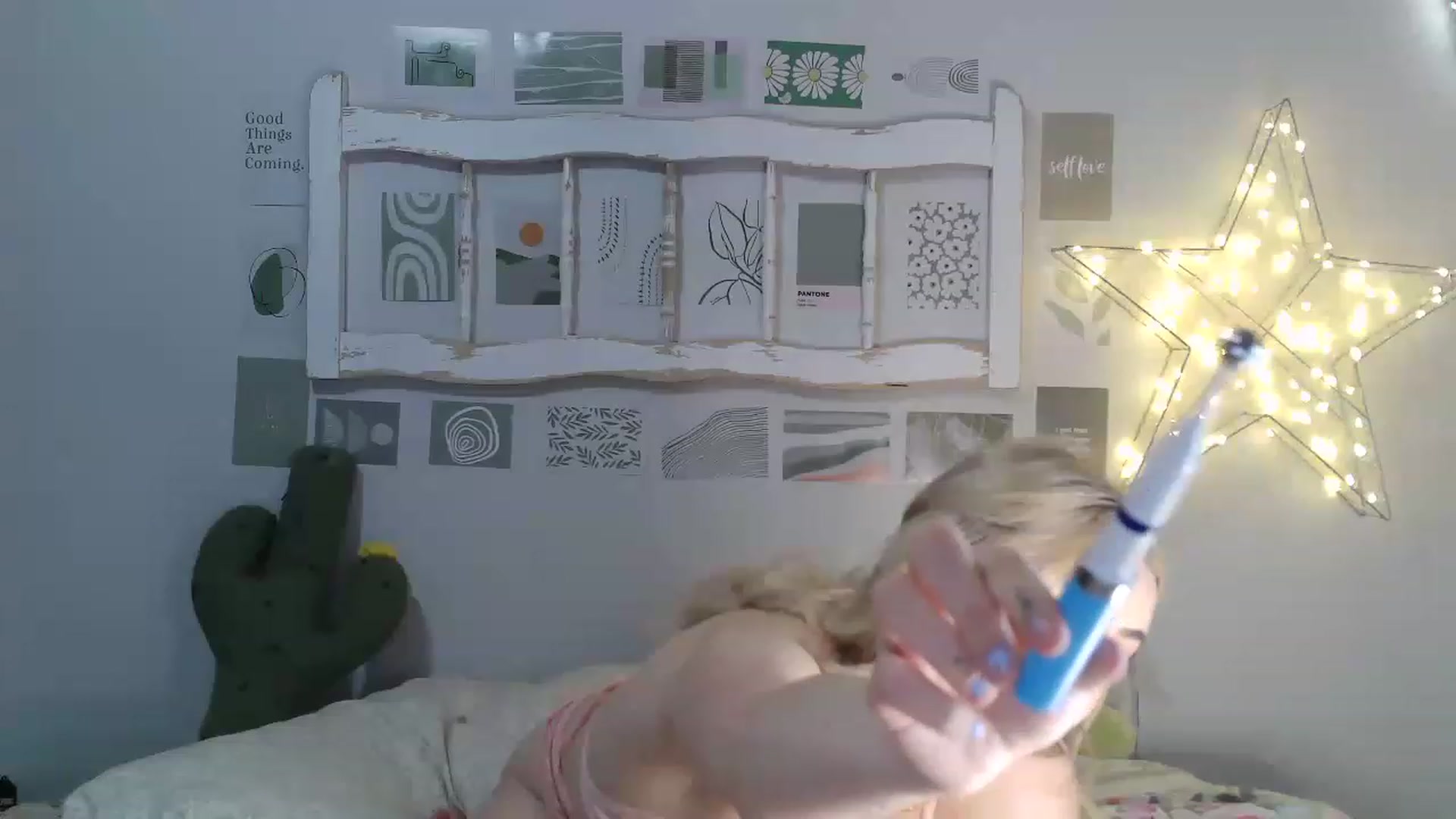 Gallery image thumbnail from Kysquirts's myfreecams stream on, 05/29/2023, 10:04 image 15 of 20