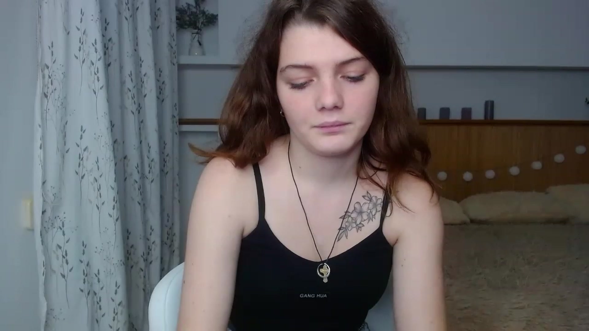 Gallery image thumbnail from L1ttle_kitty's myfreecams stream on, 11/21/2022, 10:29 image 4 of 20