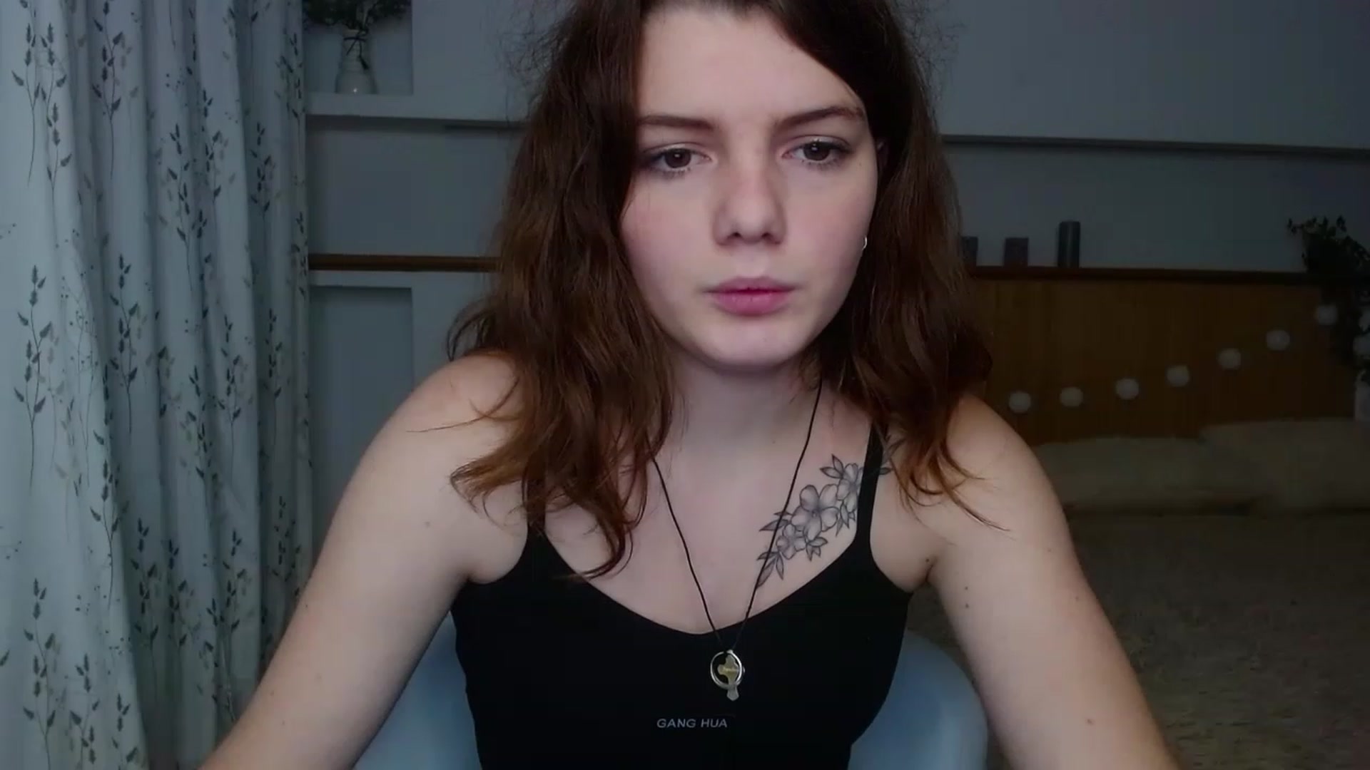 Gallery image thumbnail from L1ttle_kitty's myfreecams stream on, 11/21/2022, 11:17 image 20 of 20